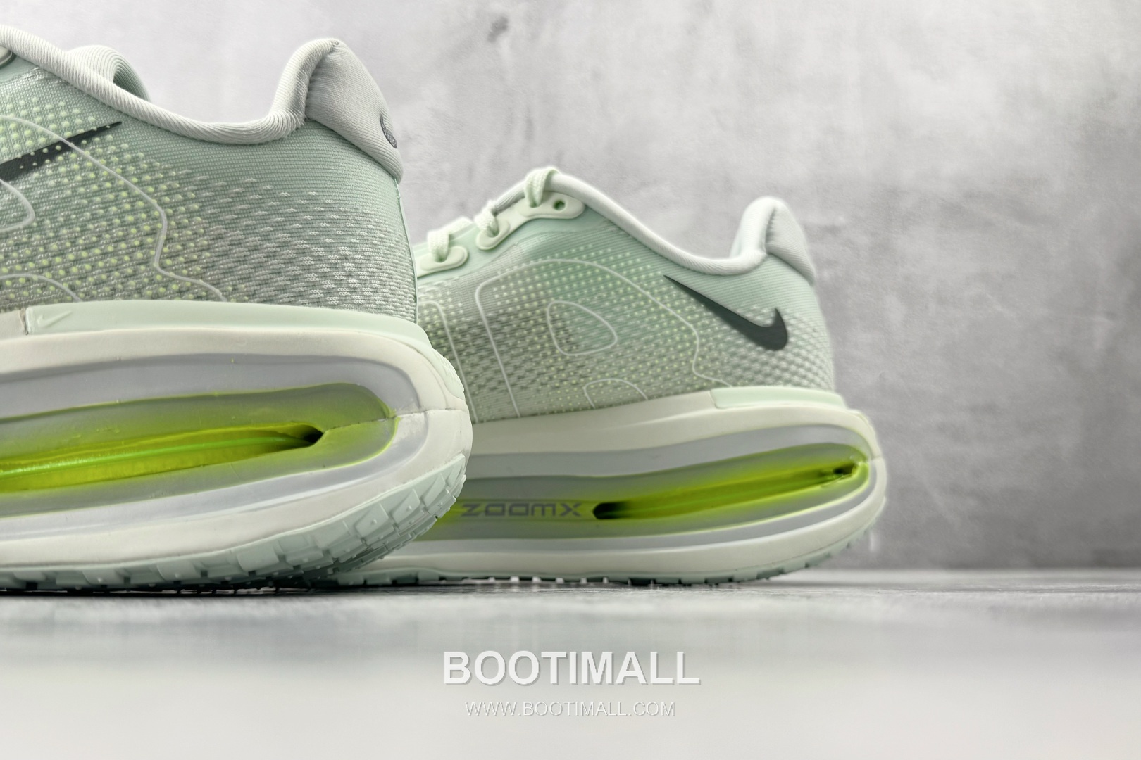 Nike Vomero Premium Mesh Textile Green Sneakers 보메로 프리미엄 메쉬 텍스타일 그린 스니커즈 8