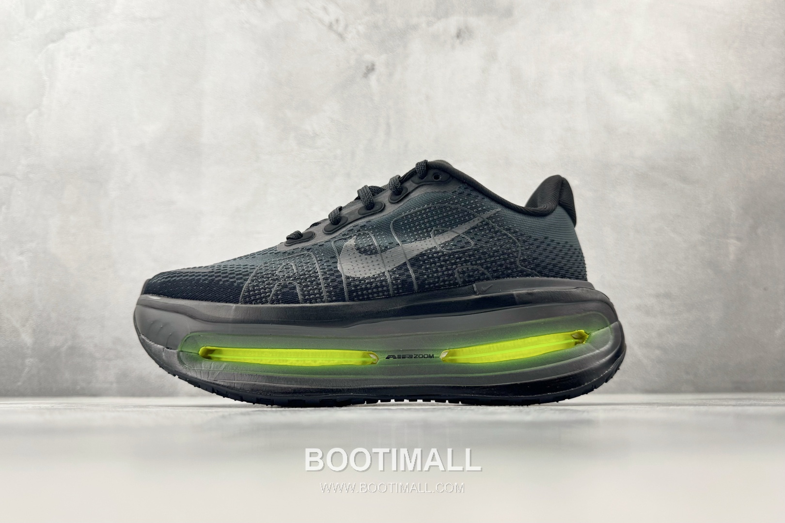 Nike Vomero Premium Mesh Textile Black Sneakers 보메로 프리미엄 메쉬 텍스타일 블랙 스니커즈 1