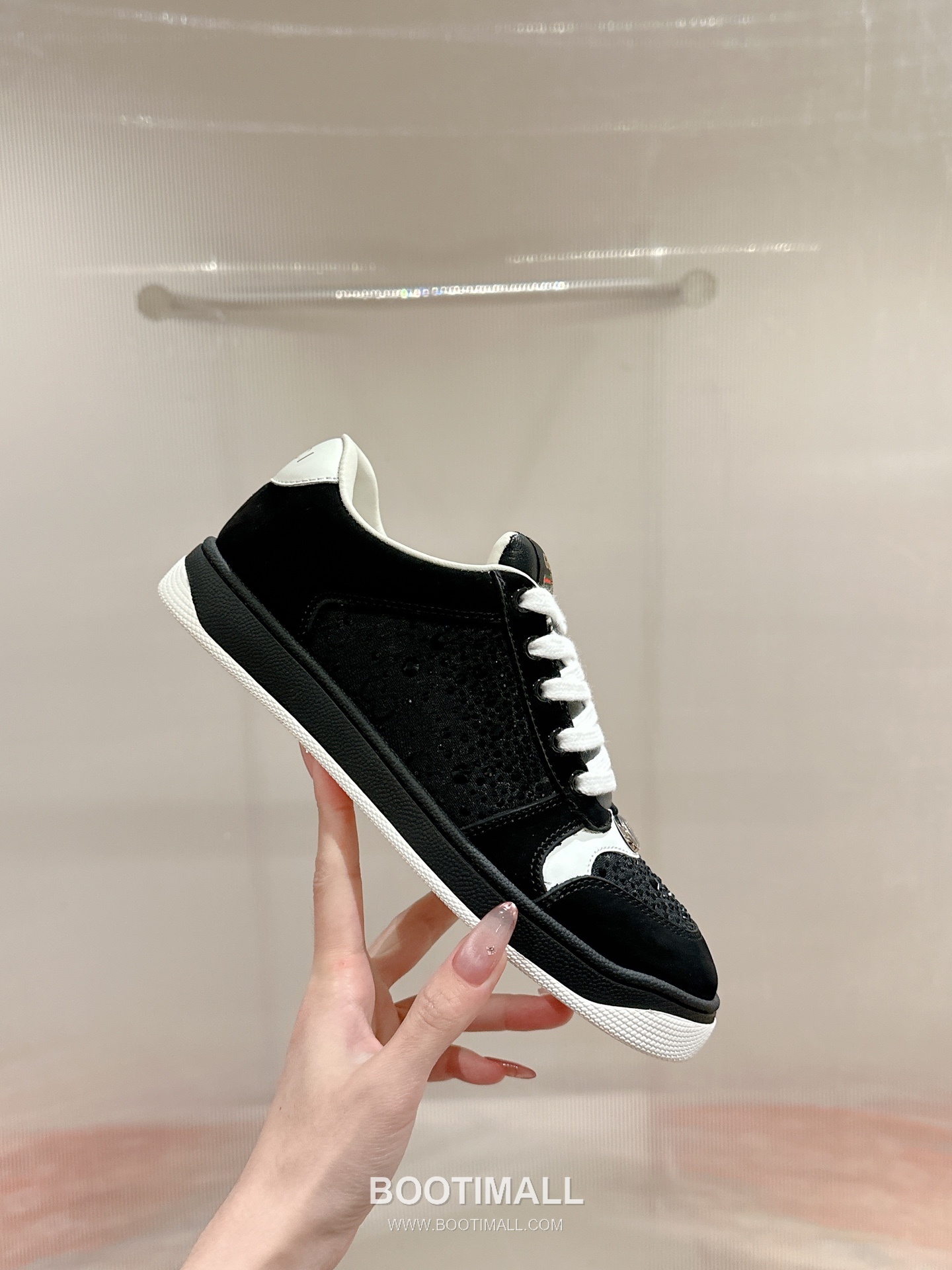 Gucci GG Vintage Sneaker Leather, Swarovski Crystal, TPU Sole Beige Shoes 구찌 GG 빈티지 스니커즈 가죽, 스와로브스키 크리스탈, TPU 밑창 베이지 신발 2