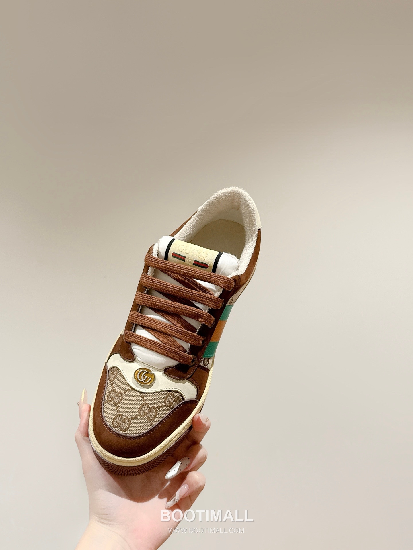 Gucci GG Vintage Sneakers Calfskin leather, Swarovski crystals, TPU sole Beige Shoes 구찌 GG 빈티지 스니커즈 송아지가죽, 스와로브스키 크리스탈, TPU 밑창 베이지 신발 2