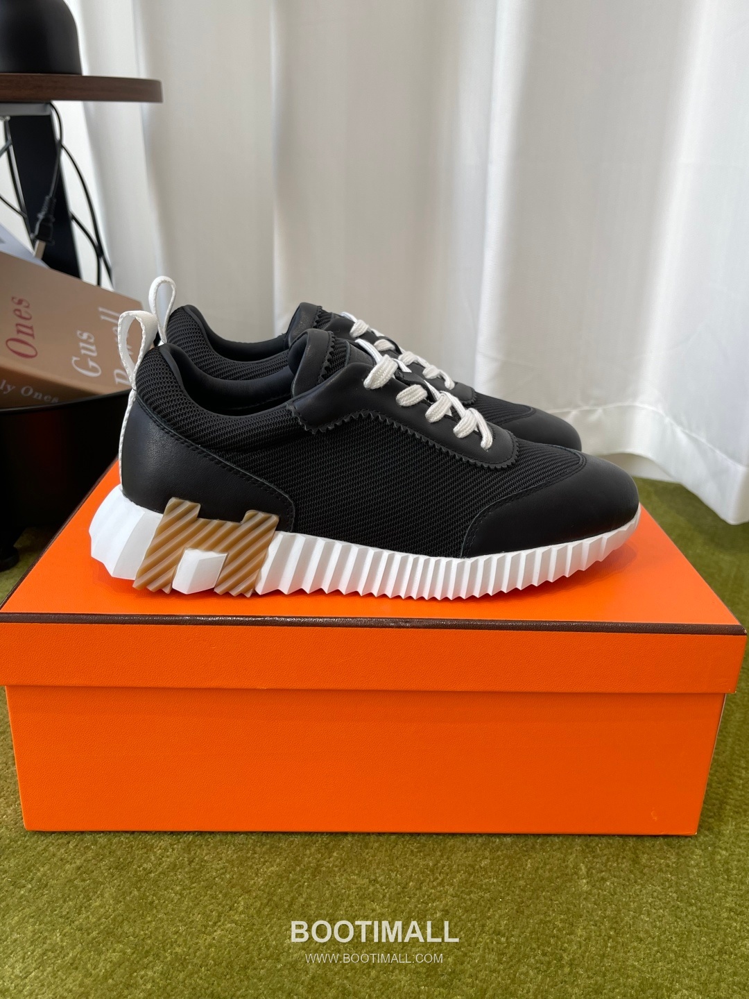 Hermes Classic Chunky Sneaker Tech Canvas, Suede Goat Leather Black Sneakers 에르메스 클래식 청키 스니커즈 고기능성 캔버스, 스웨이드 산양가죽 블랙 2