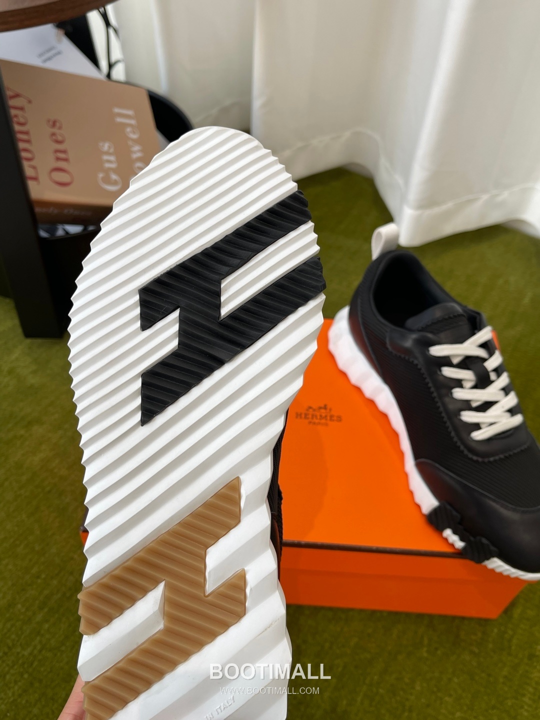 Hermes Classic Chunky Sneaker Tech Canvas, Suede Goat Leather Black Sneakers 에르메스 클래식 청키 스니커즈 고기능성 캔버스, 스웨이드 산양가죽 블랙 5