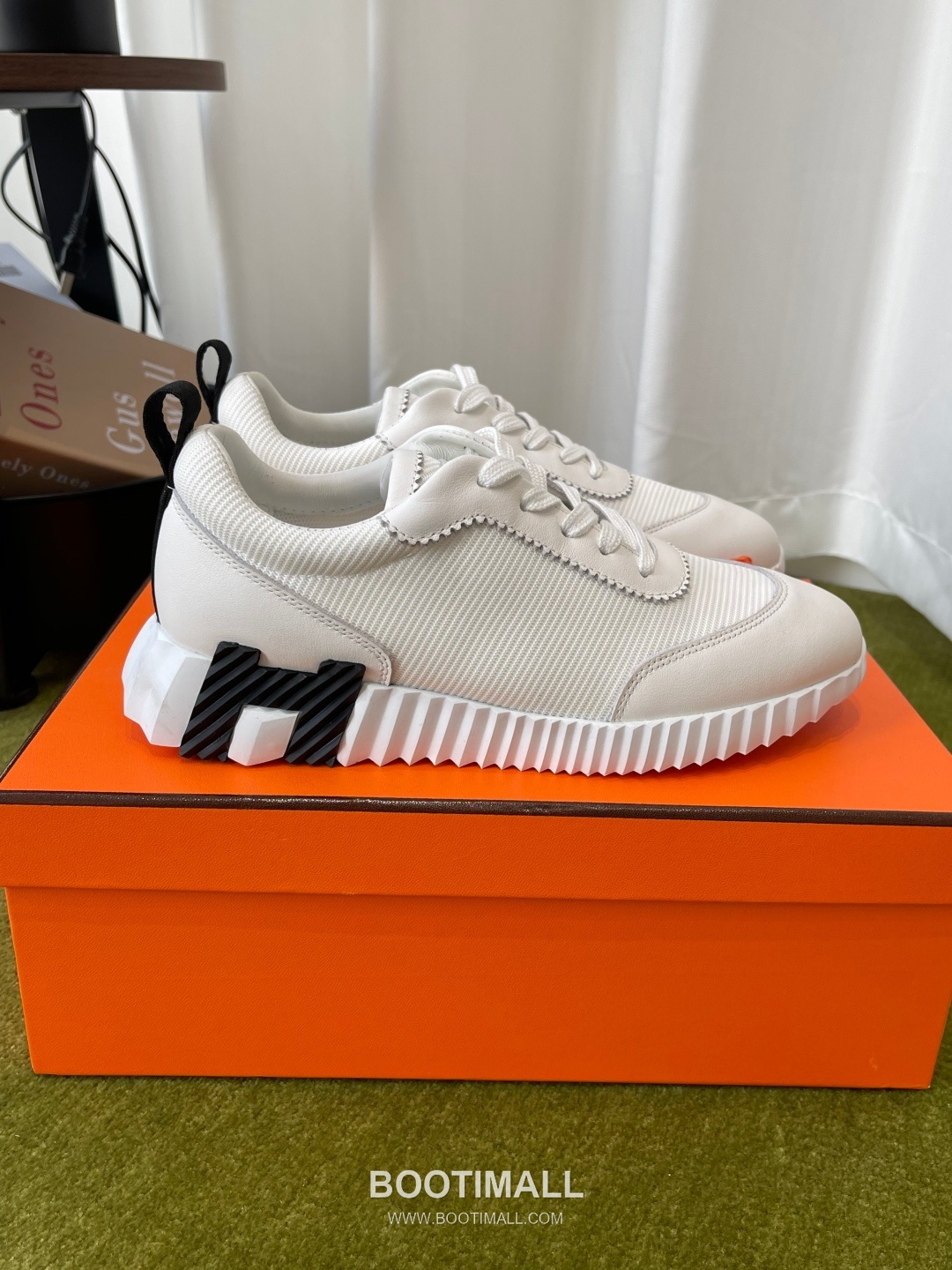 Hermes Classic Chunky Sneaker Tech Canvas, Suede Goat Leather Black Sneakers 에르메스 클래식 청키 스니커즈 고기능성 캔버스, 스웨이드 산양가죽 블랙 2