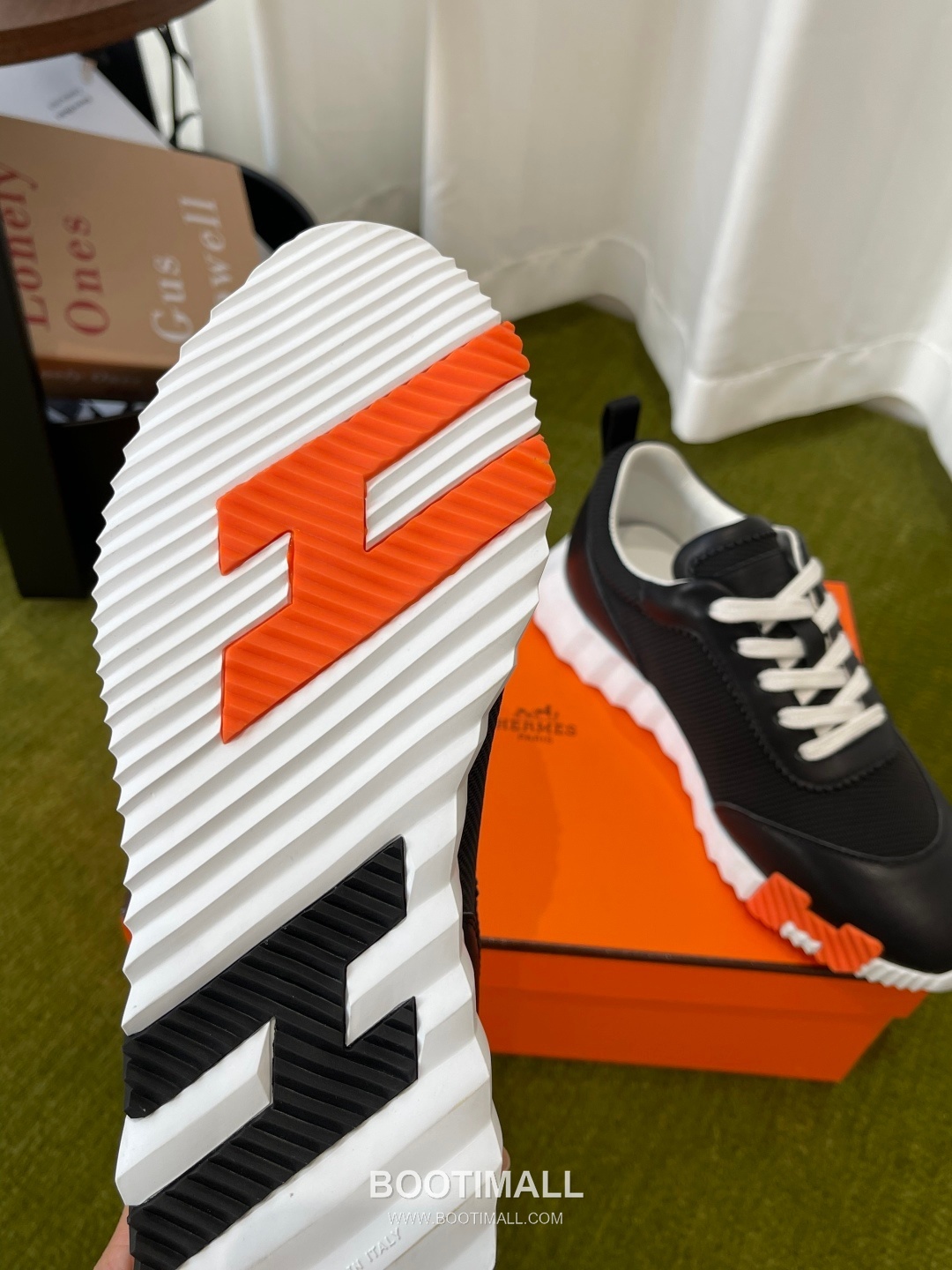 Hermes Classic Chunky Sneaker Tech Canvas, Suede Goat Leather Black Sneakers 에르메스 클래식 청키 스니커즈 고기능성 캔버스, 스웨이드 산양가죽 블랙 5