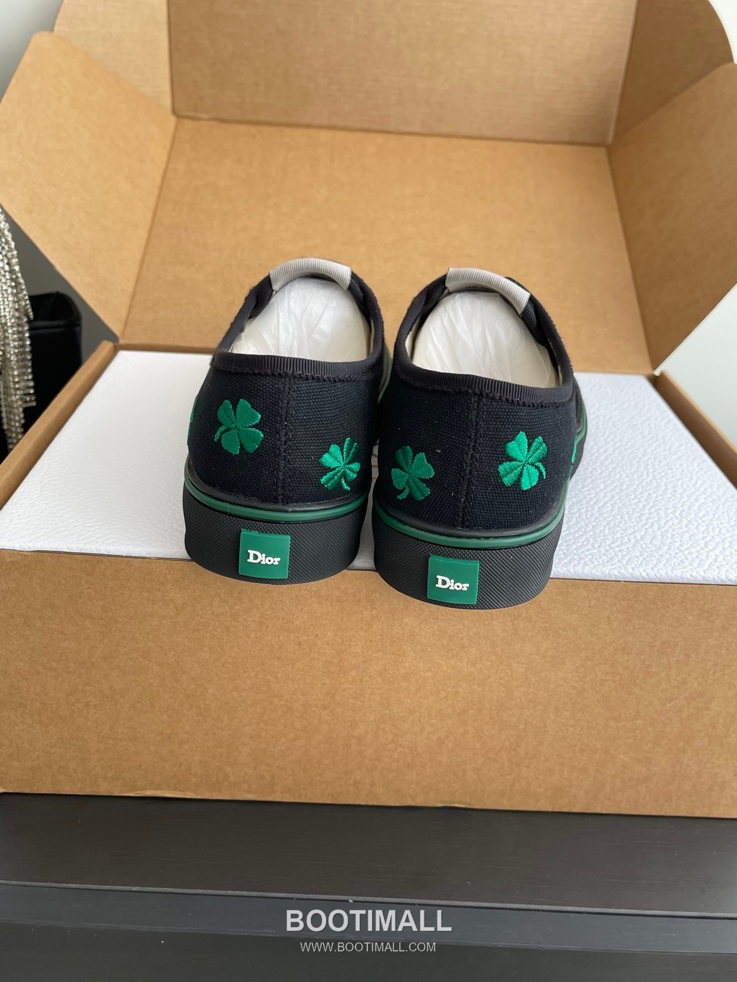 Dior Embroidered Low-Top Sneaker Canvas, Breathable Textile Beige Sneakers 디올 자수 로우탑 스니커즈 캔버스, 통기성 텍스타일 베이지 9