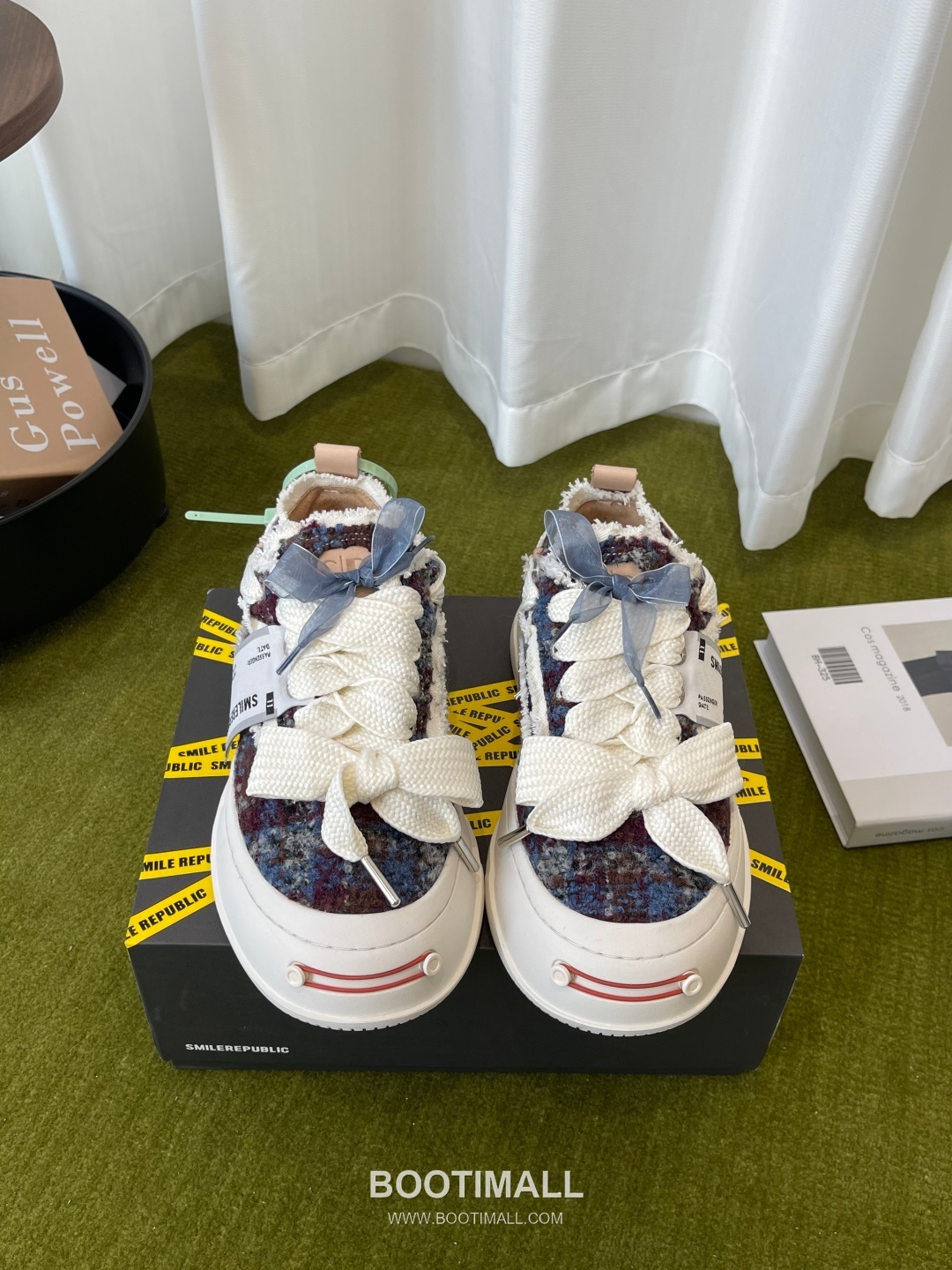 Open Smile Canvas Canvas Wool White Sneakers 오픈 스마일 캔버스 캔버스, 울 화이트 스니커즈 1