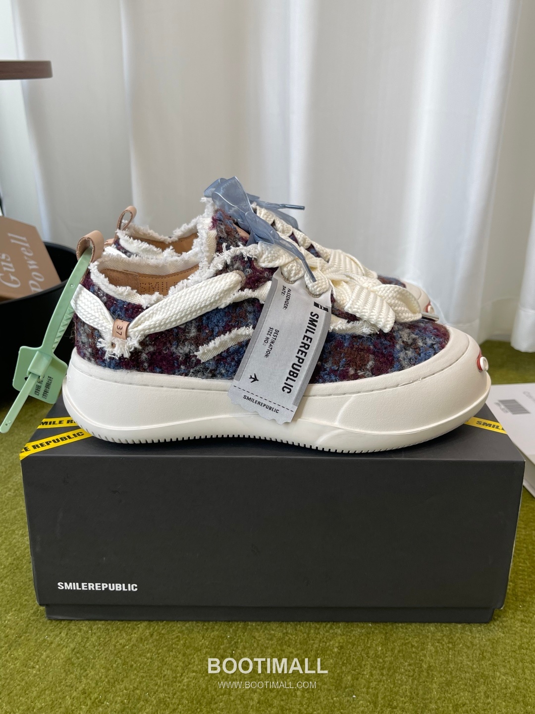 Open Smile Canvas Canvas Wool White Sneakers 오픈 스마일 캔버스 캔버스, 울 화이트 스니커즈 2