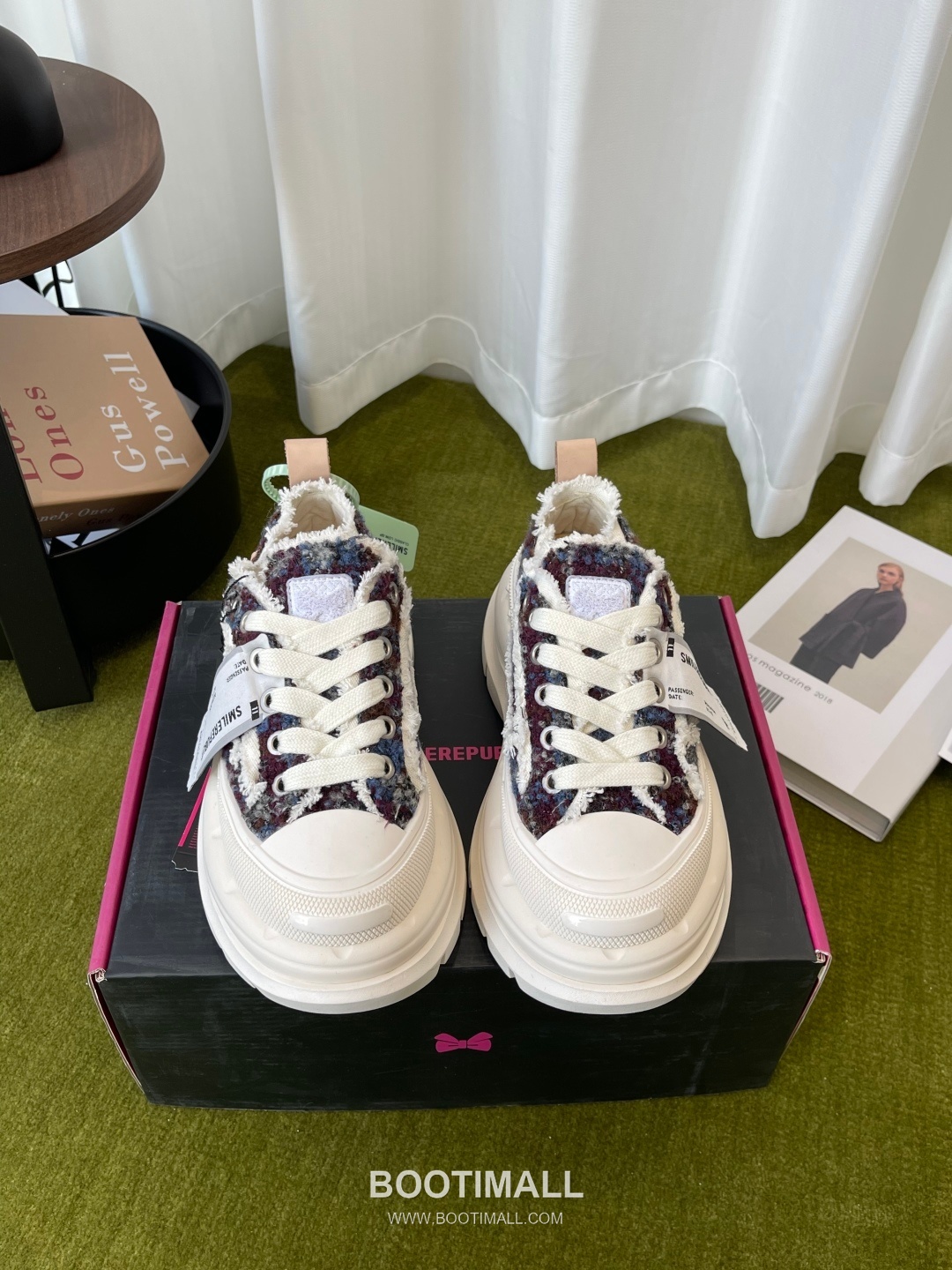 Low Top Sneaker 2.0 Soft Material Beige Sneakers 로우탑 스니커즈 2.0 부드러운 소재 베이지 1