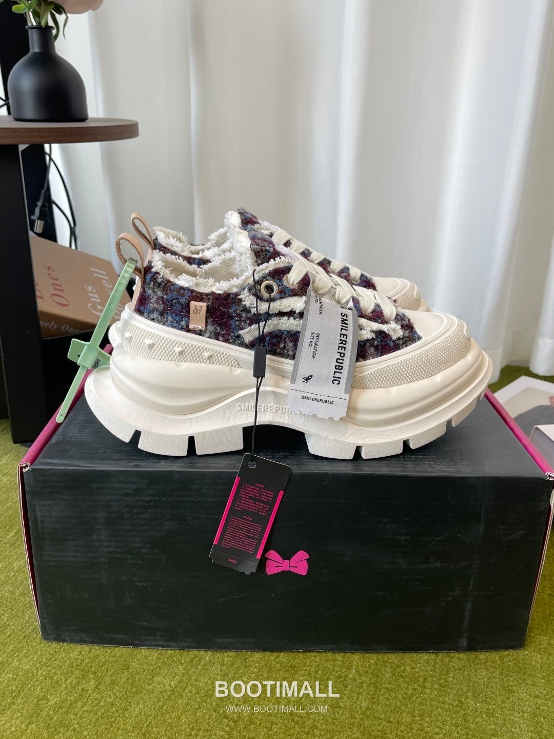 Low Top Sneaker 2.0 Soft Material Beige Sneakers 로우탑 스니커즈 2.0 부드러운 소재 베이지 2