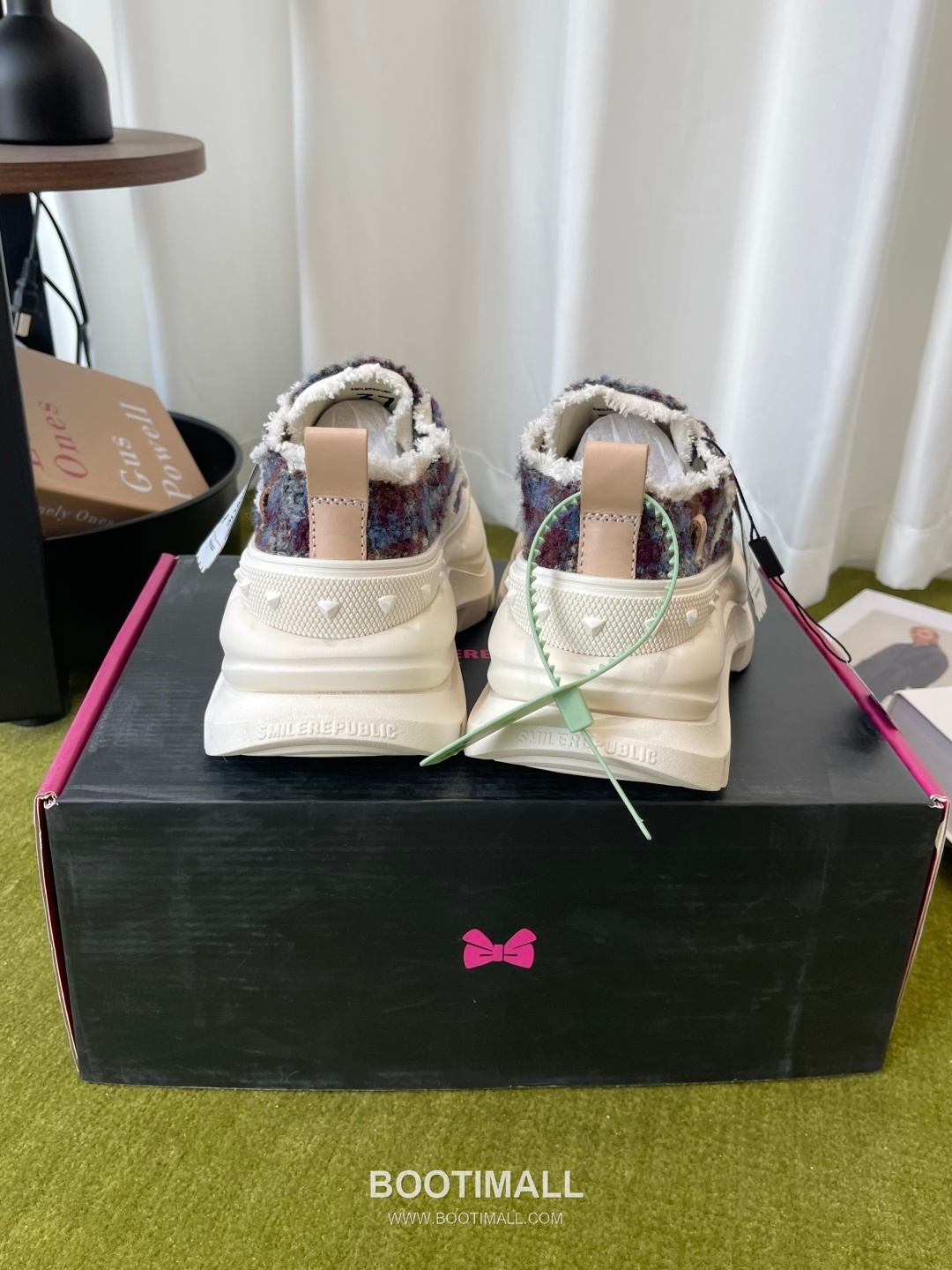 Low Top Sneaker 2.0 Soft Material Beige Sneakers 로우탑 스니커즈 2.0 부드러운 소재 베이지 8