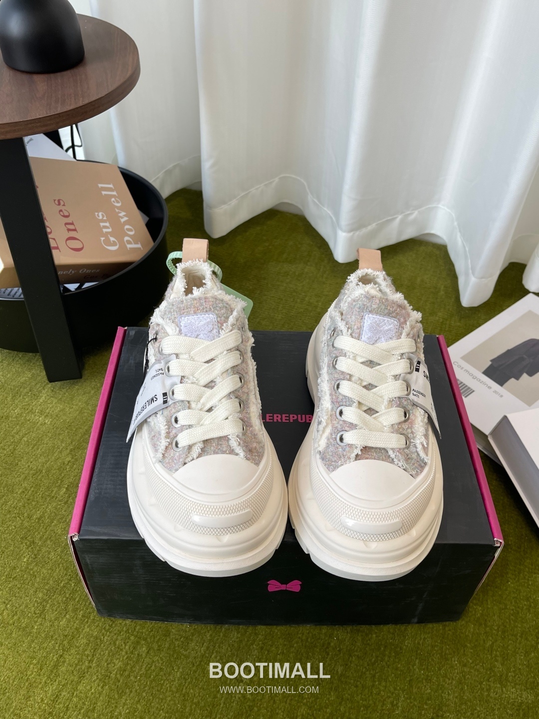 Low Top Sneaker 2.0 Soft Material Beige Sneakers 로우탑 스니커즈 2.0 부드러운 소재 베이지 1