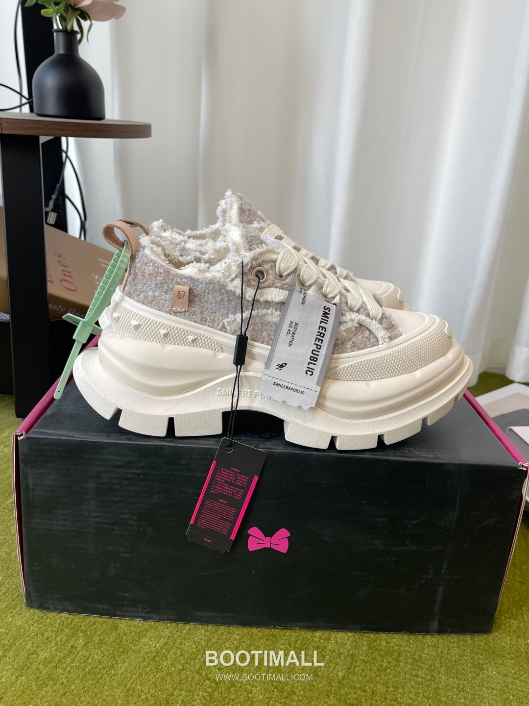 Low Top Sneaker 2.0 Soft Material Beige Sneakers 로우탑 스니커즈 2.0 부드러운 소재 베이지 2