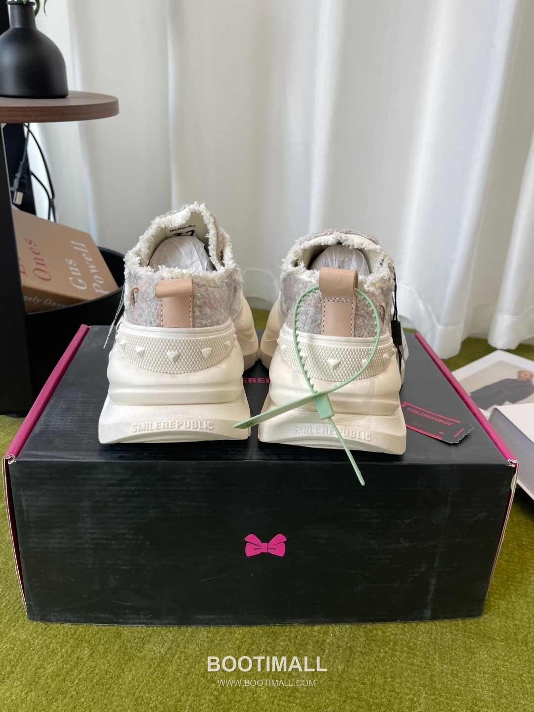 Low Top Sneaker 2.0 Soft Material Beige Sneakers 로우탑 스니커즈 2.0 부드러운 소재 베이지 8