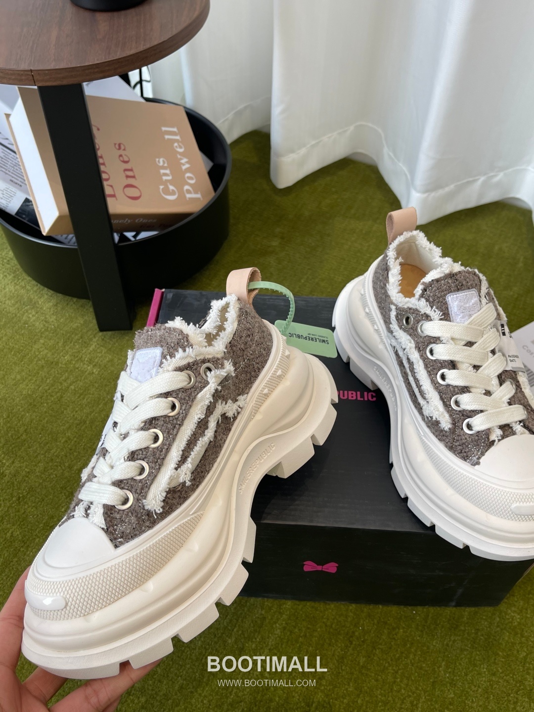 Low Top Sneaker 2.0 Soft Material Beige Sneakers 로우탑 스니커즈 2.0 부드러운 소재 베이지 3