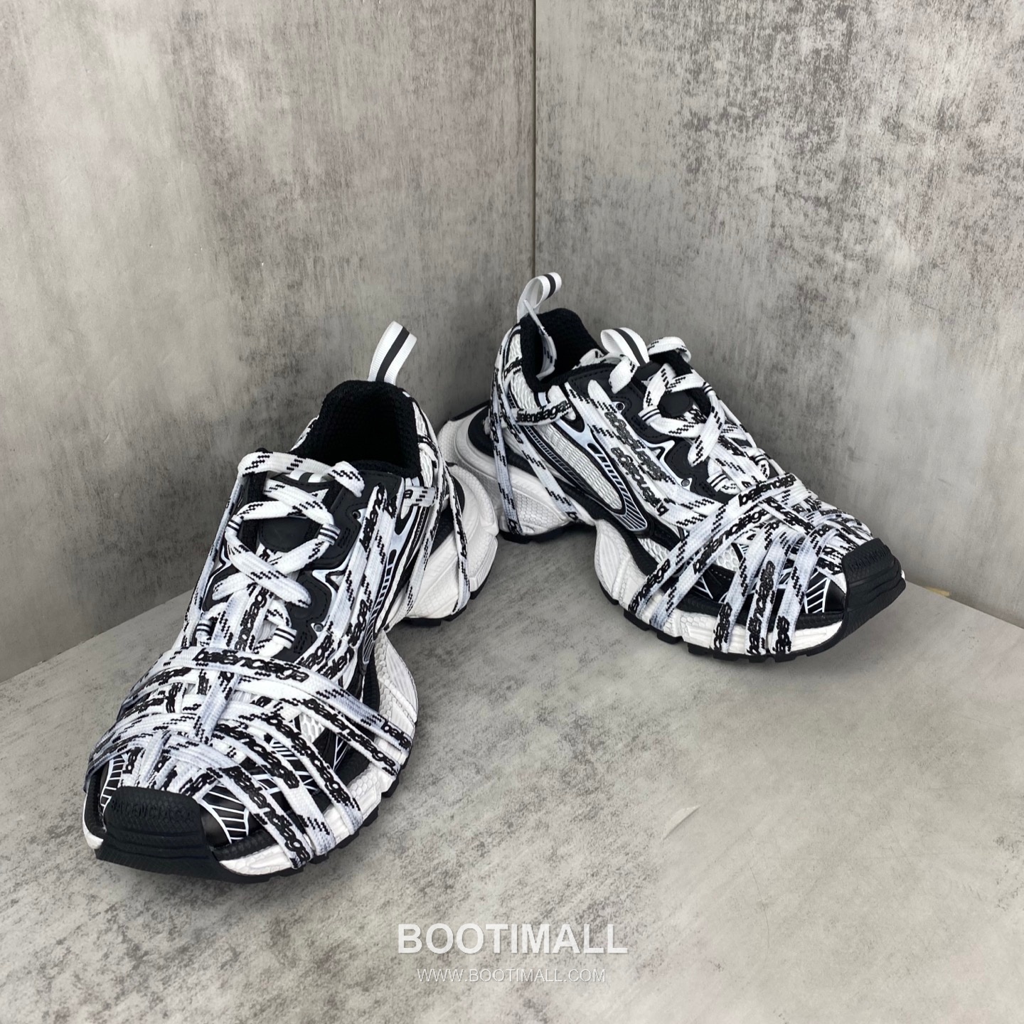 Balenciaga 3XL Lace-Up Leather Black Sneakers 발렌시아가 3XL 레이스업 가죽 블랙 스니커즈 2