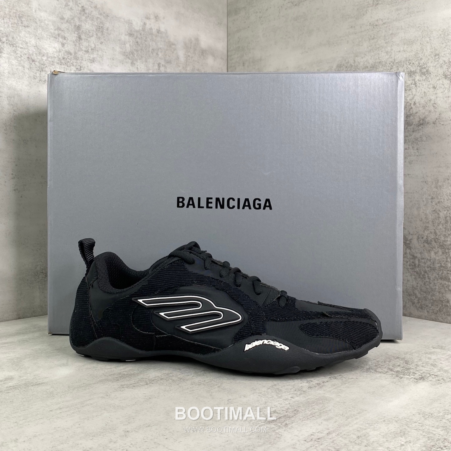 Balenciaga Monday Ultra Lace-Up Sneakers 발렌시아가 먼데이 울트라 레이스업 스니커즈 1