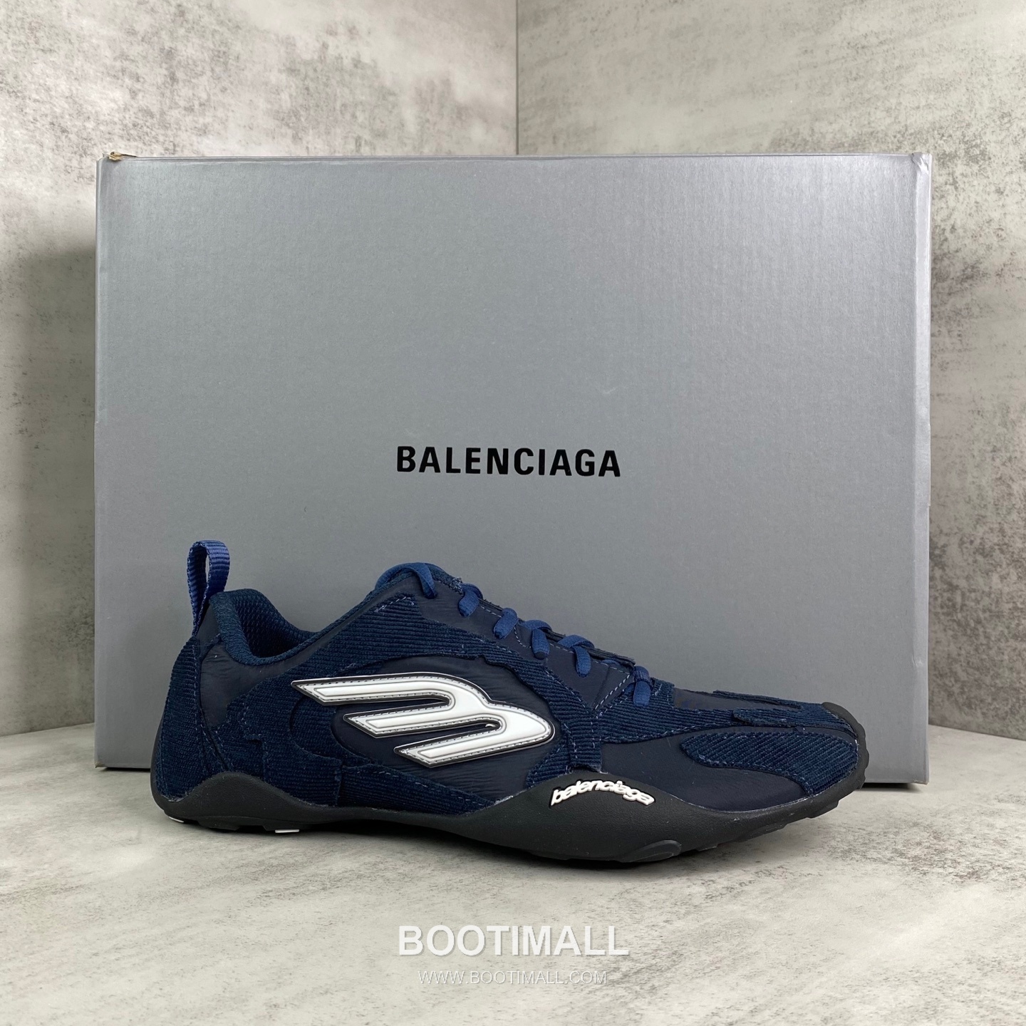 Balenciaga Monday Ultra Lace-Up Sneakers 발렌시아가 먼데이 울트라 레이스업 스니커즈 1