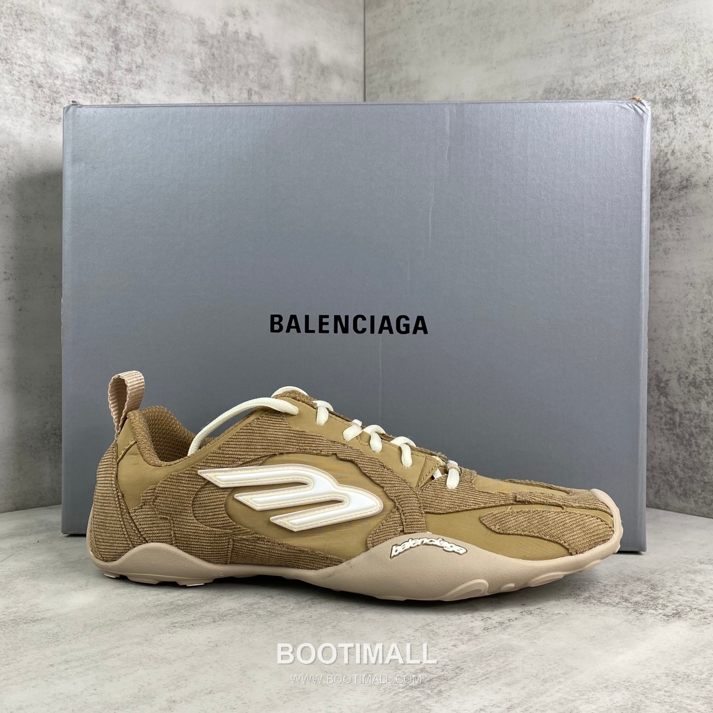 Balenciaga Monday Ultra Lace-Up Sneakers 발렌시아가 먼데이 울트라 레이스업 스니커즈 1