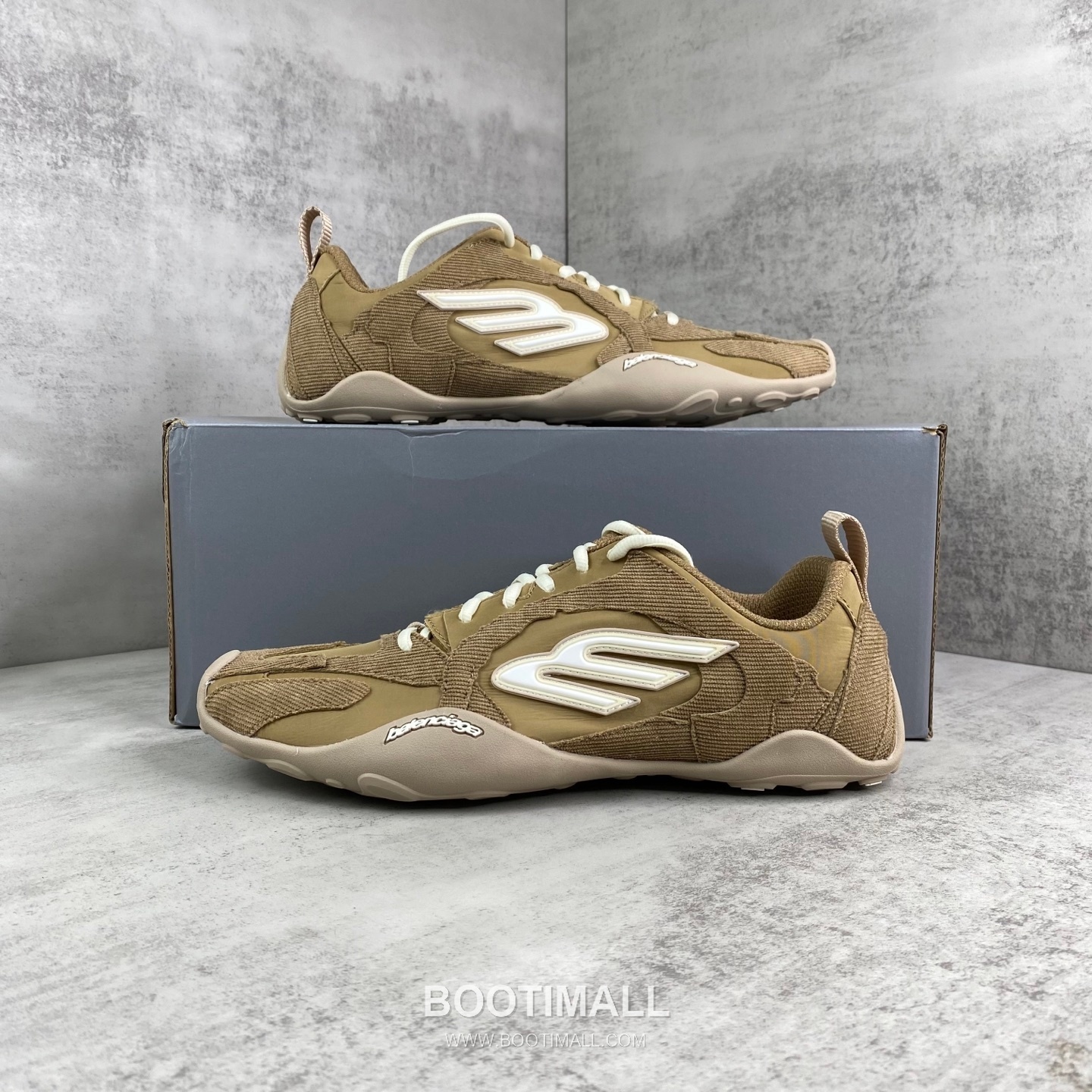 Balenciaga Monday Ultra Lace-Up Sneakers 발렌시아가 먼데이 울트라 레이스업 스니커즈 9