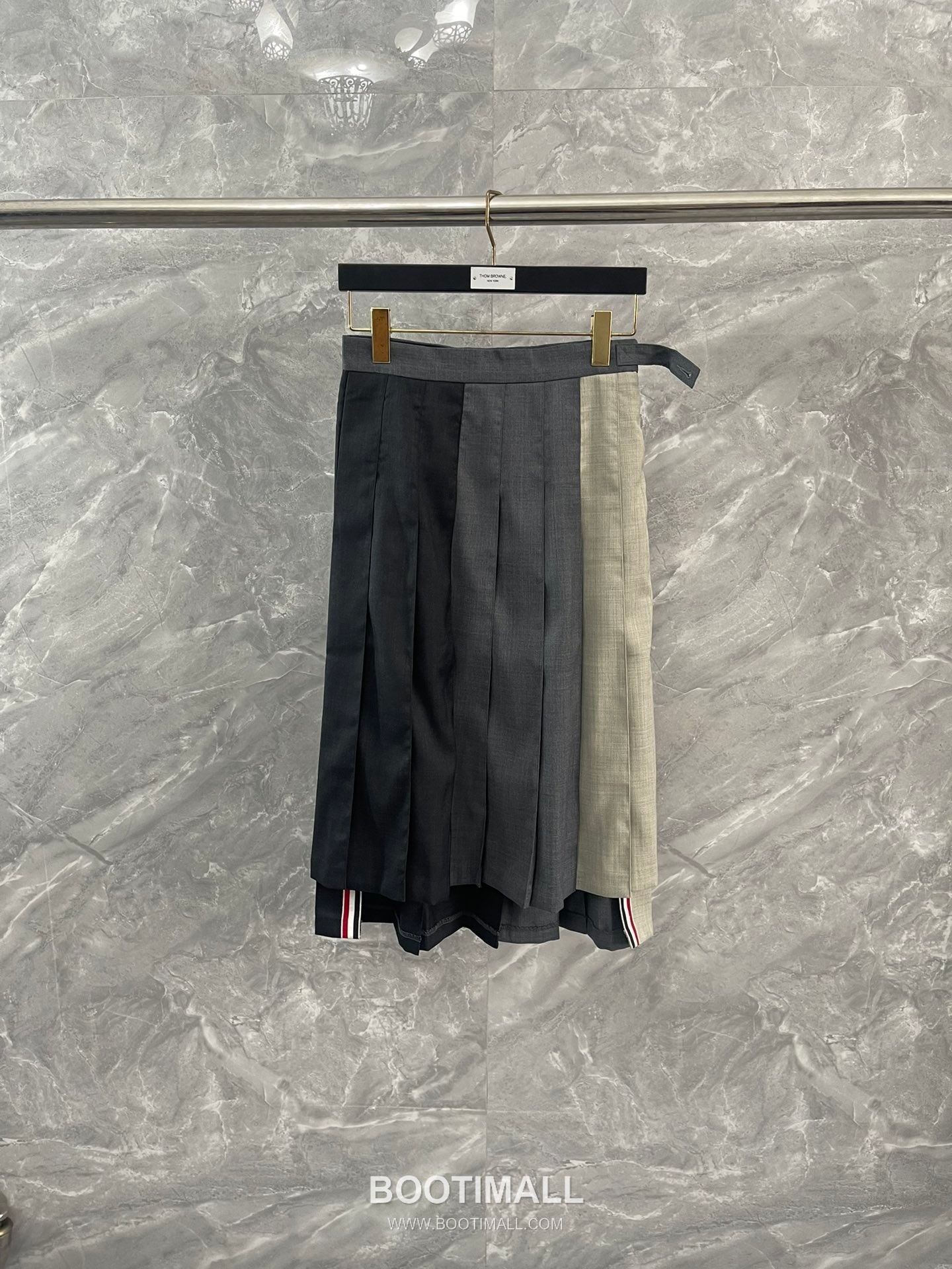 Thom Browne Colorblock Wool Skirt Wool Navy 톰브라운 컬러블록 울 스커트 울 네이비 38, 40, 42, 44 1