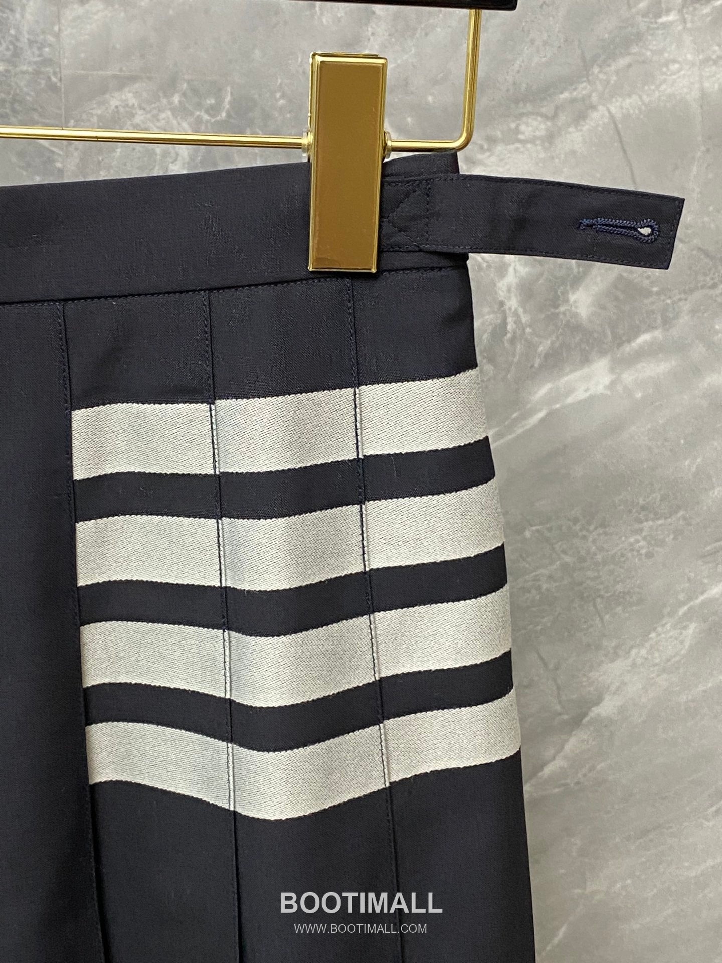 Thom Browne Four-Stripes A-Line Skirt Wool Suit Fabric Dark Color 톰브라운 사선 4선 A라인 스커트 양모 수트 원단 다크 컬러 0, 1, 2, 3 12