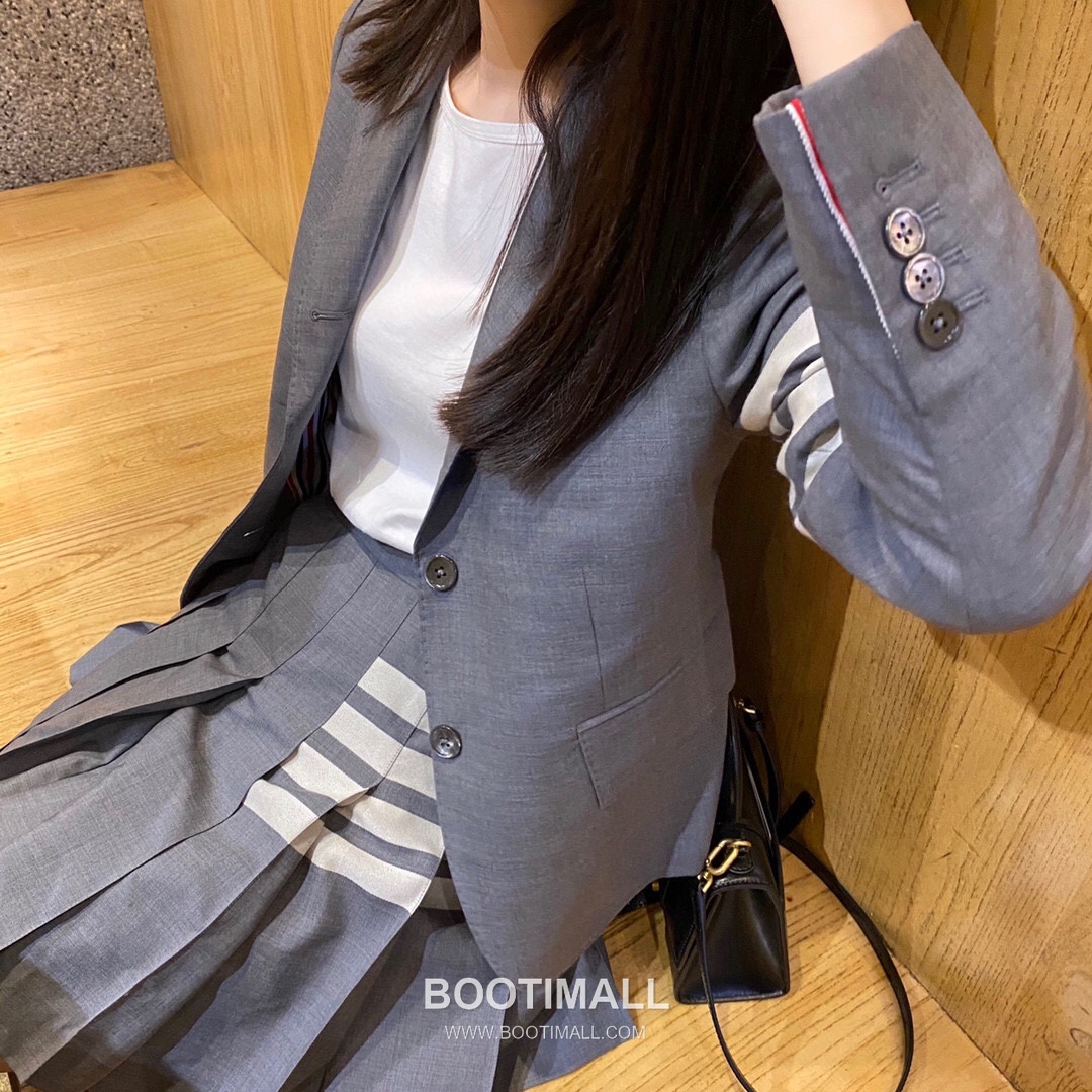 Thom Browne Four-Stripes A-Line Skirt Wool Suit Fabric Dark Color 톰브라운 사선 4선 A라인 스커트 양모 수트 원단 다크 컬러 9