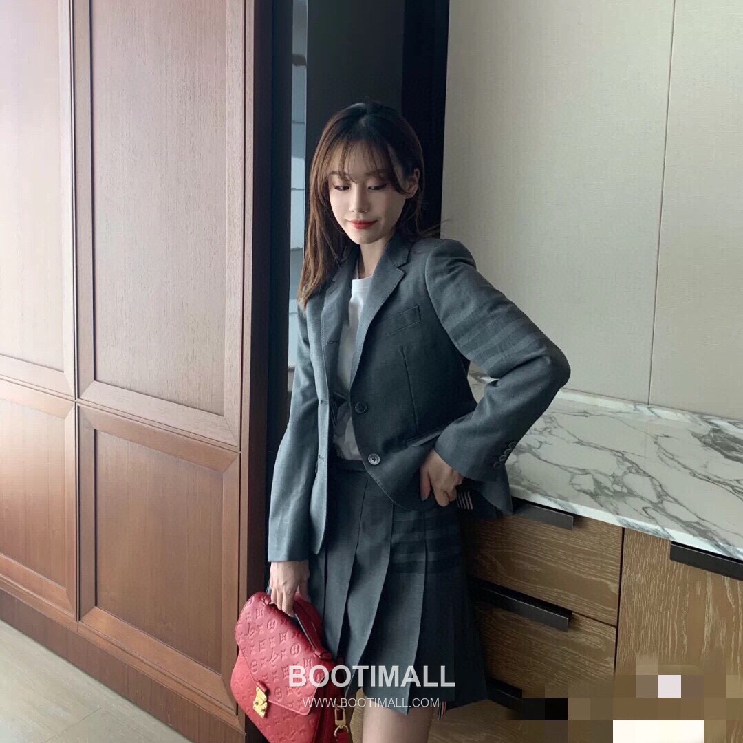 Thom Browne Asymmetric A-Line Pleated Skirt Wool Blend Black 톰브라운 비대칭 A라인 플리츠 스커트 울 혼방 블랙 0, 1, 2, 3 2