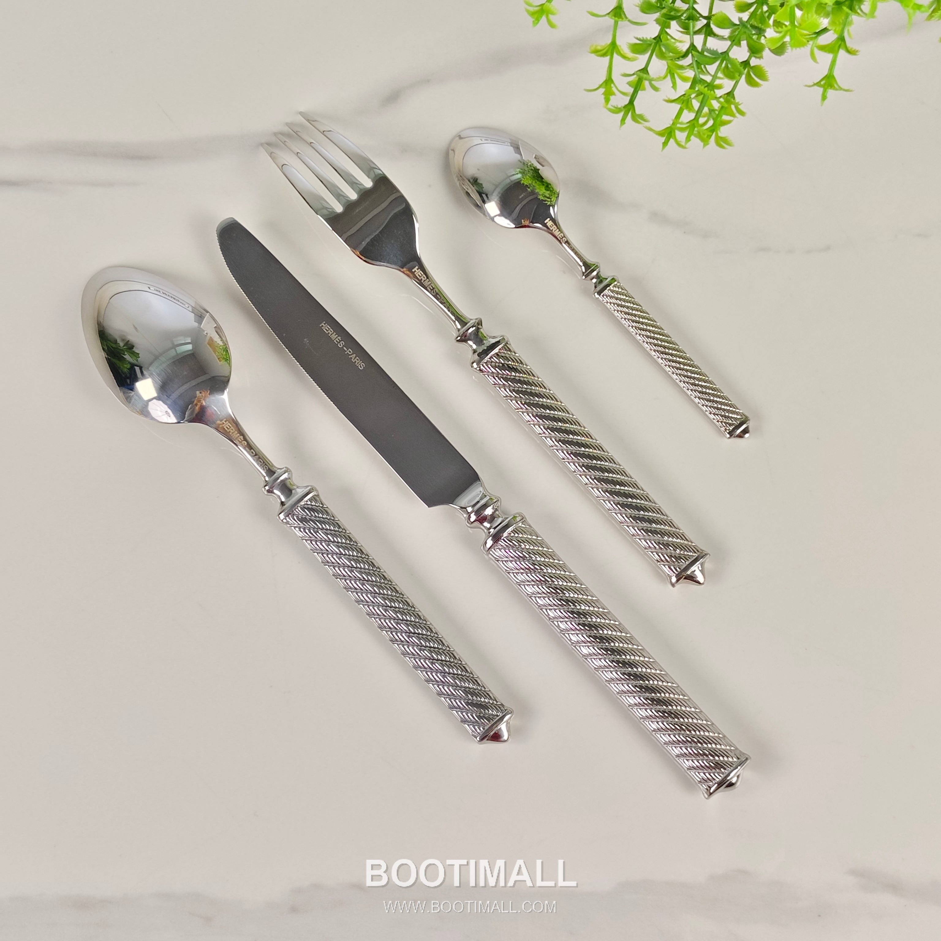 Hermes Ribbed Cutlery Set Gold Acc 에르메스 리브드 커틀러리 세트 골드 액세서리 Small Spoon: 14cm, Large Spoon: 20.5cm, Fork: 21cm, Knife: 24.5cm, Box: 26.5cm x 16.5cm x 3cm 5