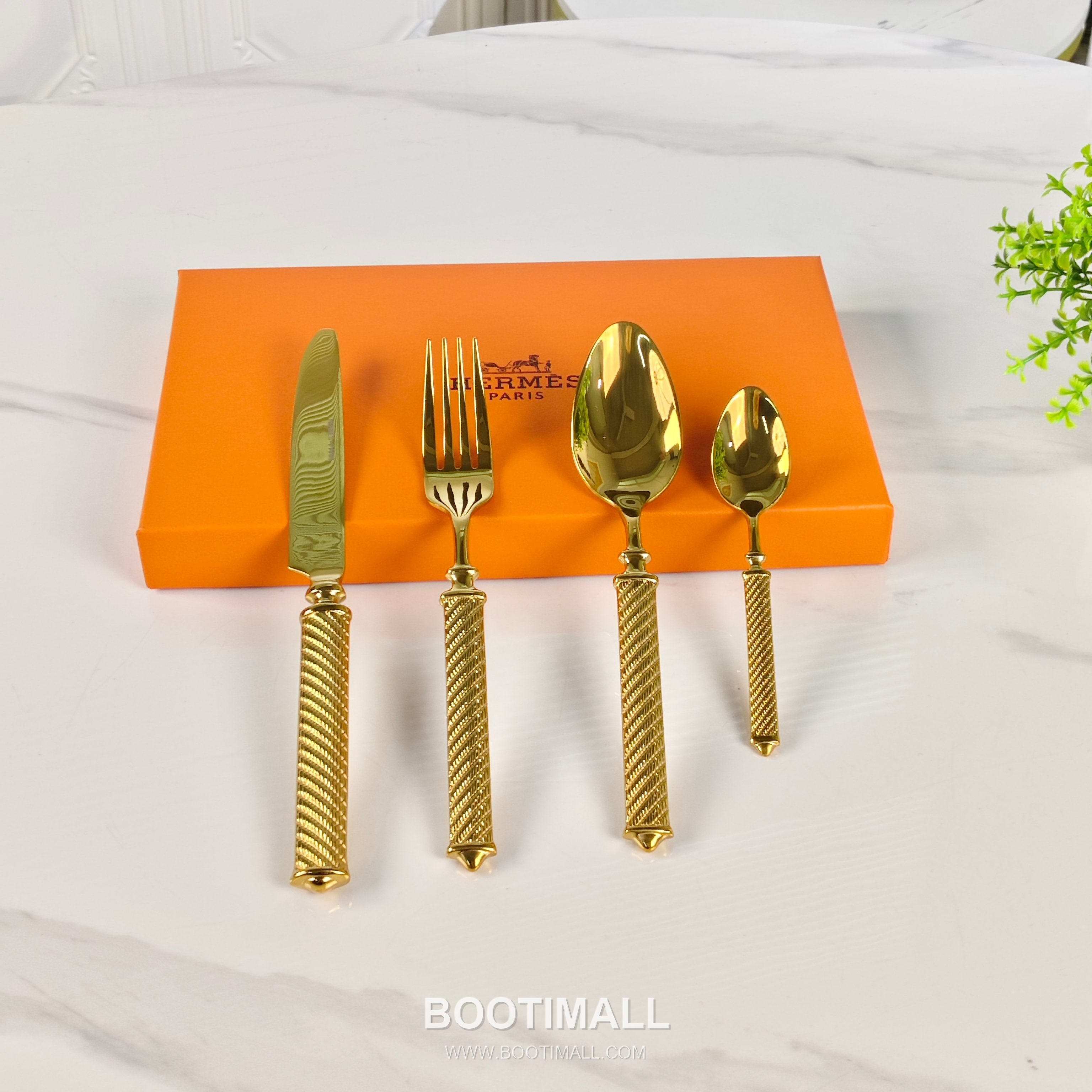 Hermes Ribbed Cutlery Set Gold Acc 에르메스 리브드 커틀러리 세트 골드 액세서리 Small Spoon: 14cm, Large Spoon: 20.5cm, Fork: 21cm, Knife: 24.5cm, Box: 26.5cm x 16.5cm x 3cm 13