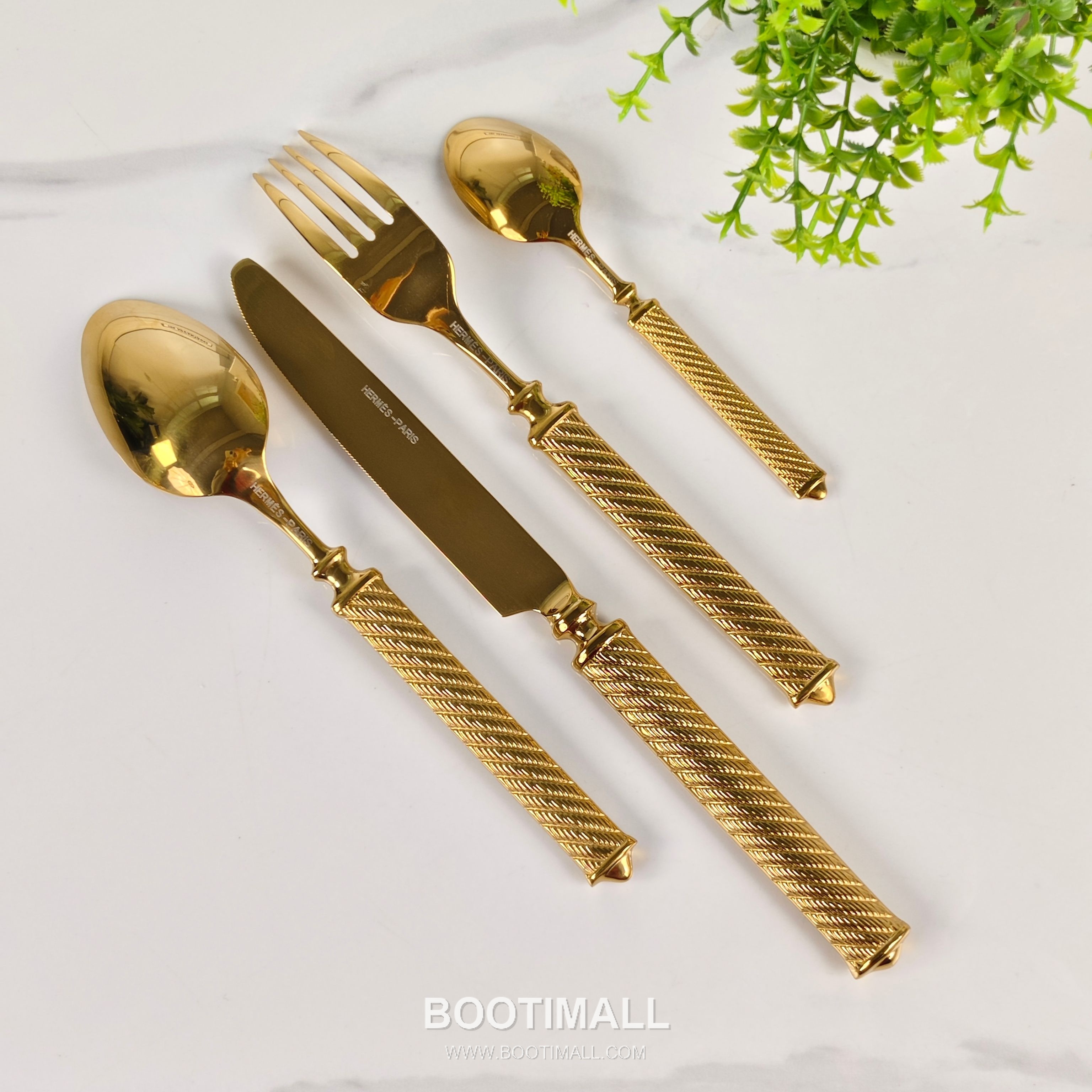 Hermes Ribbed Cutlery Set Gold Acc 에르메스 리브드 커틀러리 세트 골드 액세서리 Small Spoon: 14cm, Large Spoon: 20.5cm, Fork: 21cm, Knife: 24.5cm, Box: 26.5cm x 16.5cm x 3cm 16