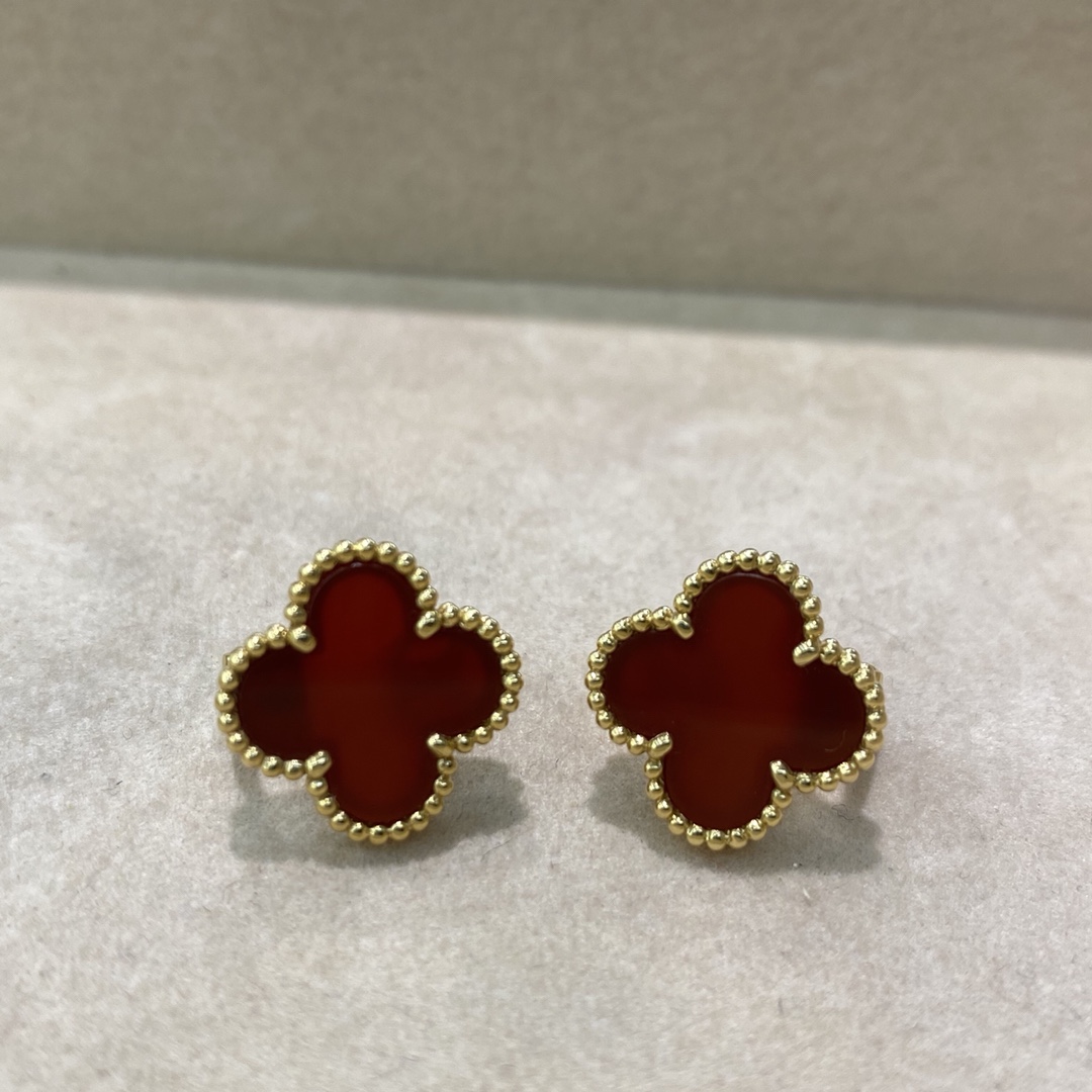 Van Cleef & Arpels Alhambra 반클리프 아펠 알함브라 귀걸이 18K 골드 홍옥수 1