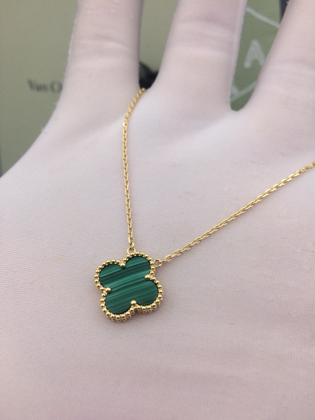 Van Cleef & Arpels Alhambra 반클리프 아펠 알함브라 목걸이 18K 골드 공작석 4