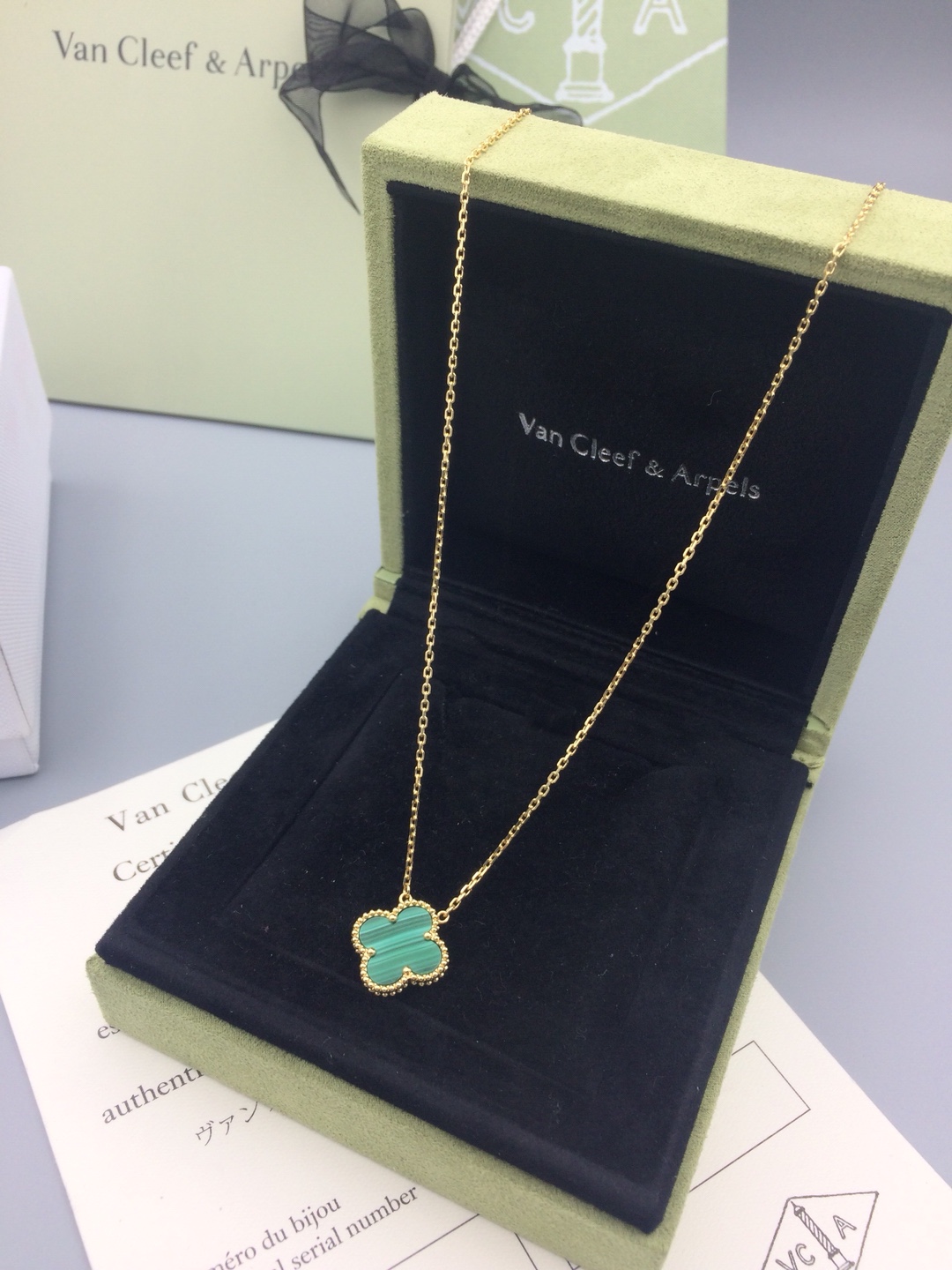 Van Cleef & Arpels Alhambra 반클리프 아펠 알함브라 목걸이 18K 골드 공작석 5