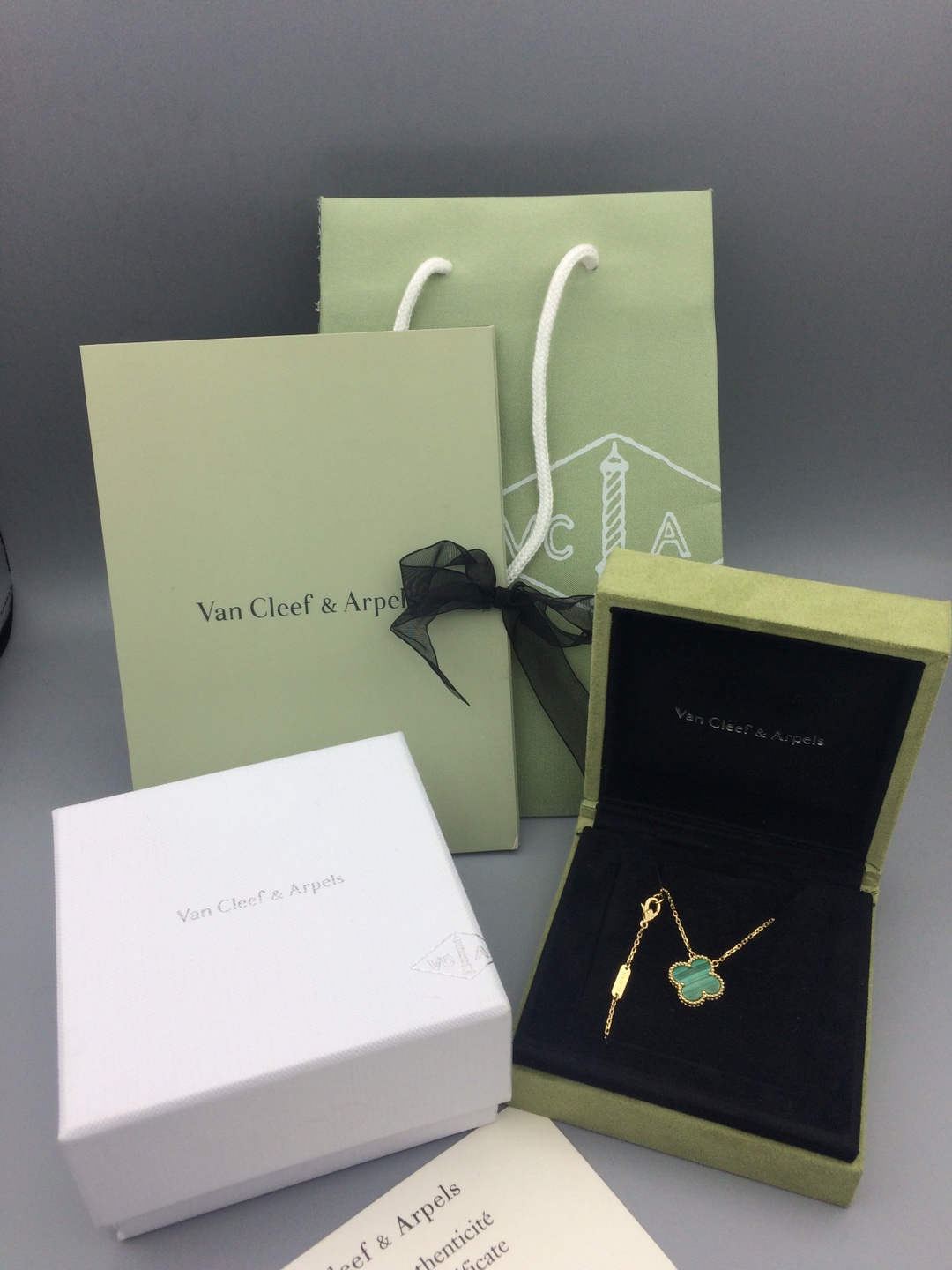 Van Cleef & Arpels Alhambra 반클리프 아펠 알함브라 목걸이 18K 골드 공작석 6