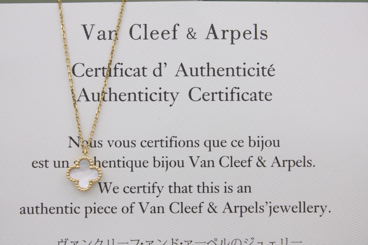 Van Cleef & Arpels Alhambra 반클리프 아펠 알함브라 목걸이 18K 골드 자개 1