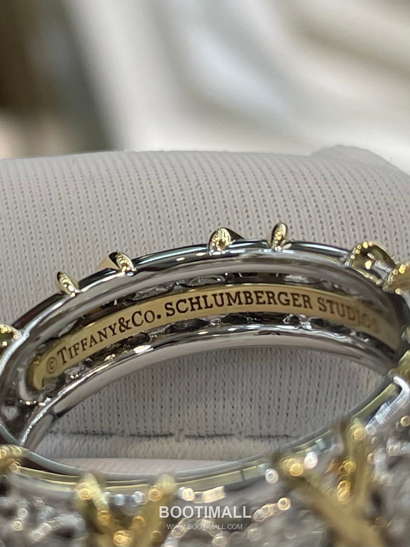 Hermes Sixteen Stone Bracelet 18K Gold, Platinum, Diamond Gold 에르메스 십육석 팔찌 18K 골드, 플래티넘, 다이아몬드 골드 19