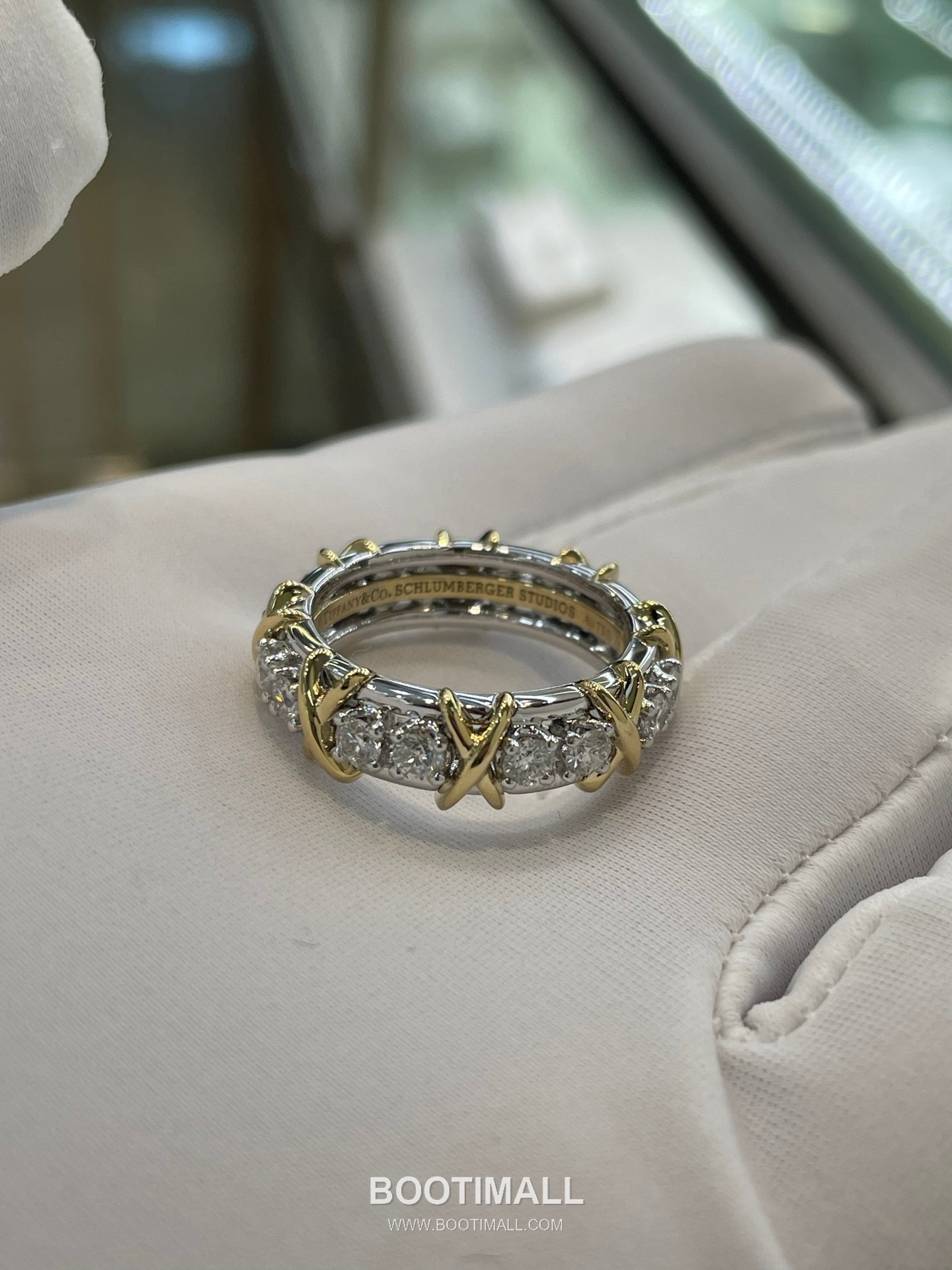 Hermes Sixteen Stone Bracelet 18K Gold, Platinum, Diamond Gold 에르메스 십육석 팔찌 18K 골드, 플래티넘, 다이아몬드 골드 23