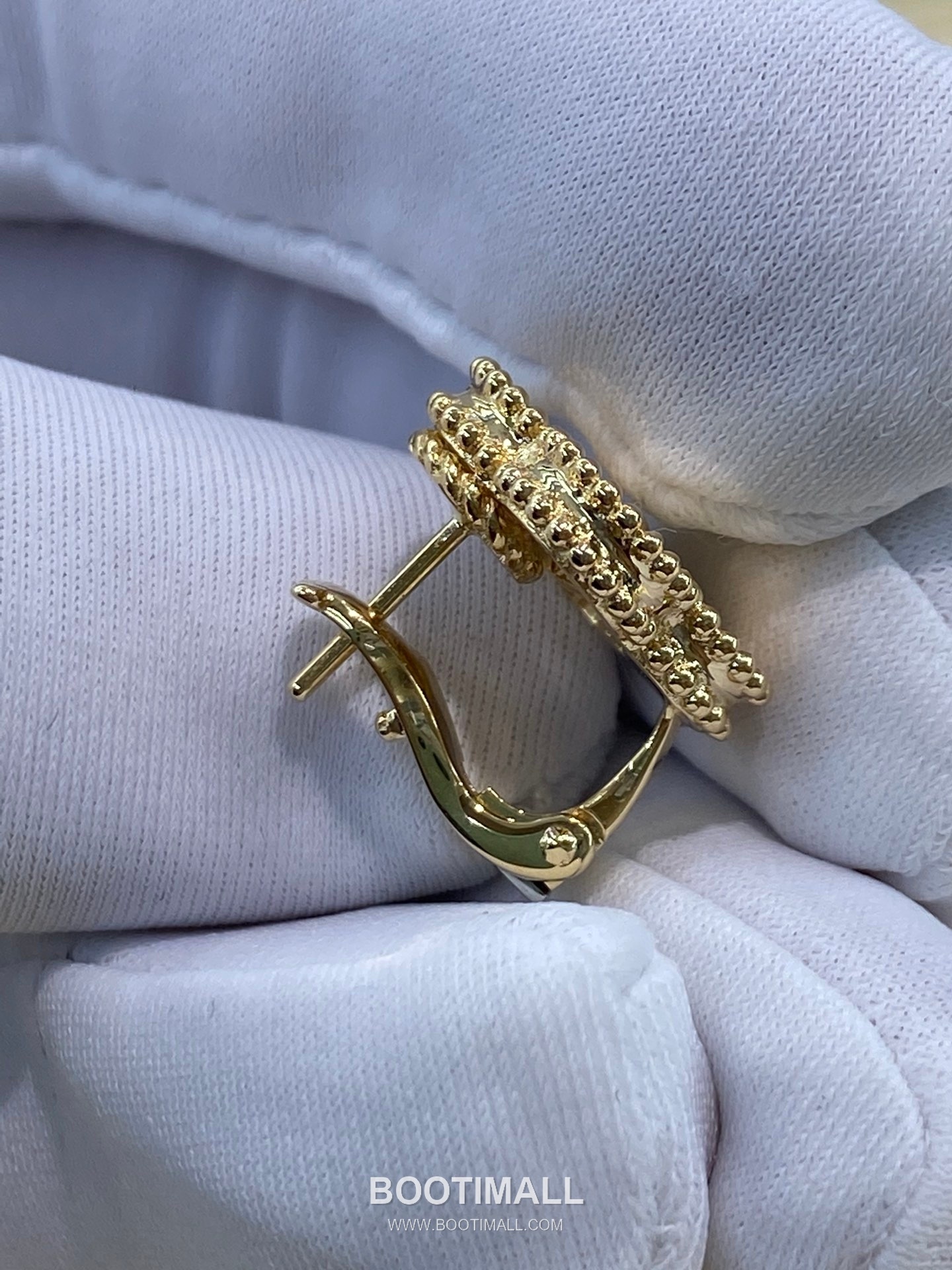 Van Cleef & Arpels Four Leaf Clover Earrings 18K Gold Gold 반클리프 포리프 클로버 귀걸이 18K 골드 골드 4