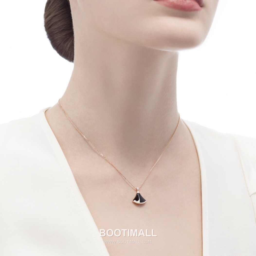 Bvlgari Fan Necklace 18K Gold, Carnelian, Diamond Red 불가리 부채 모양 목걸이 18K 골드, 홍옥수, 다이아몬드 레드 40cm 12