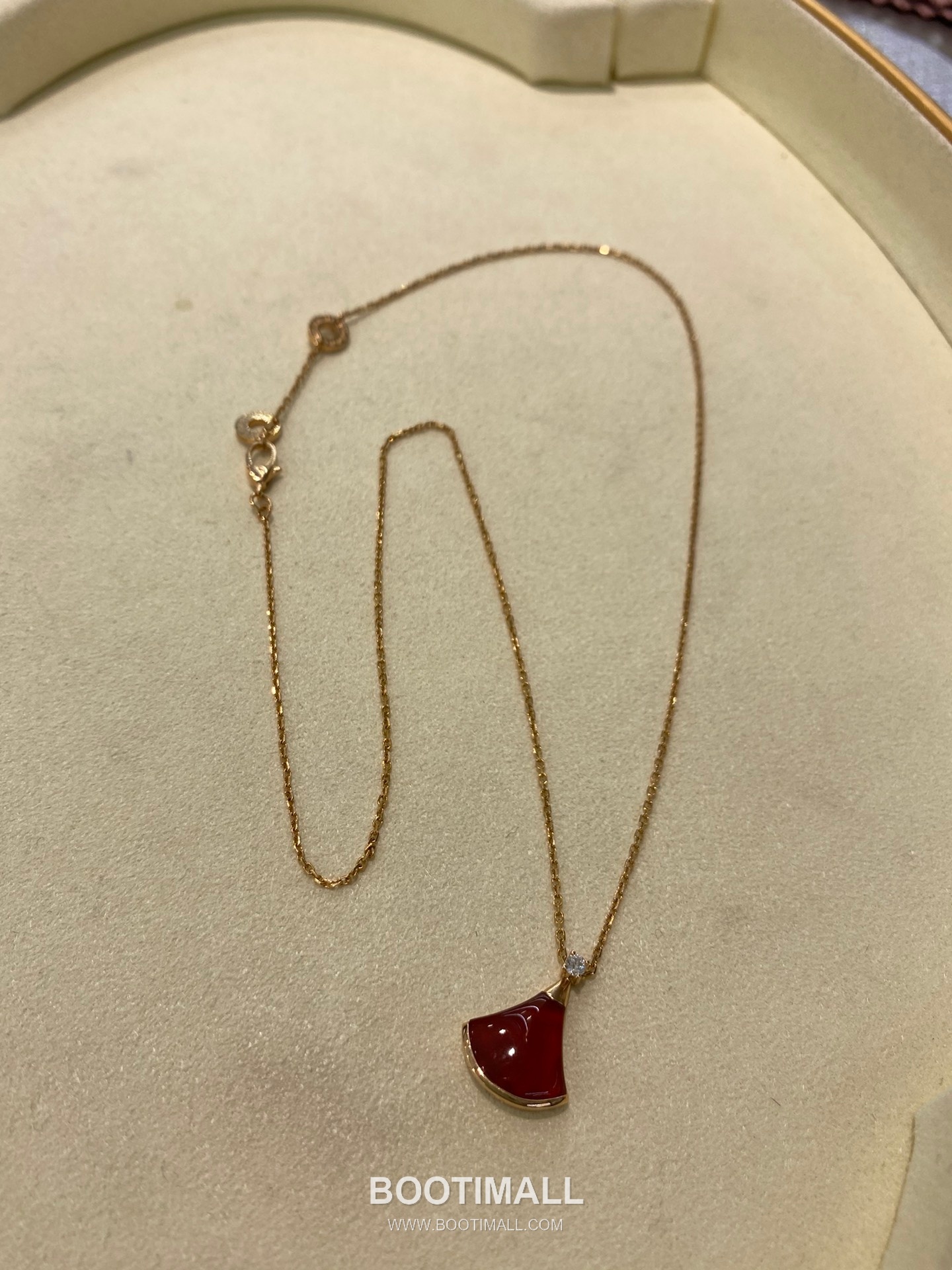 Bvlgari Fan Necklace 18K Gold, Carnelian, Diamond Red 불가리 부채 모양 목걸이 18K 골드, 홍옥수, 다이아몬드 레드 40cm 20