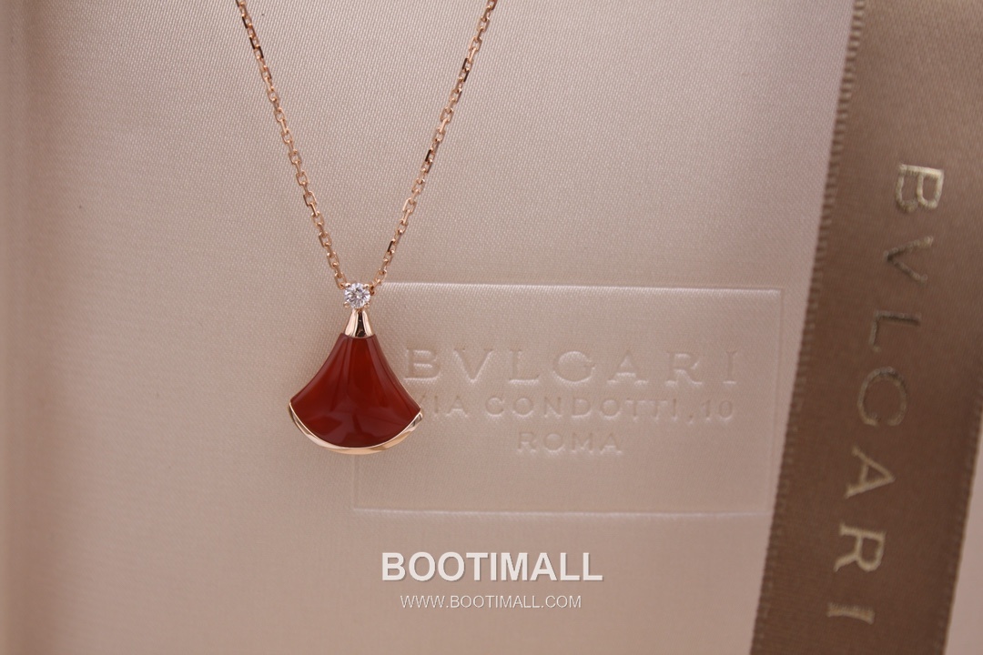 Bvlgari Fan Necklace 18K Gold, Carnelian, Diamond Red 불가리 부채 모양 목걸이 18K 골드, 홍옥수, 다이아몬드 레드 40cm 21