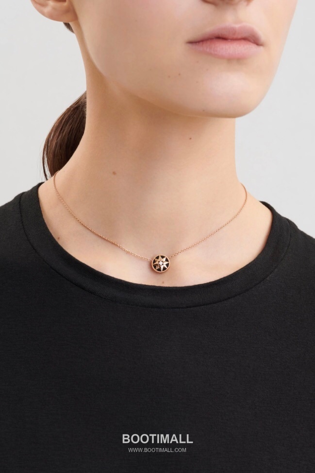 Piaget Eight Star Compass Necklace 18K Gold, Diamond, Pink Opal Pink 피아제 팔각별 나침반 목걸이 18K 골드, 다이아몬드, 핑크 오팔 핑크 3