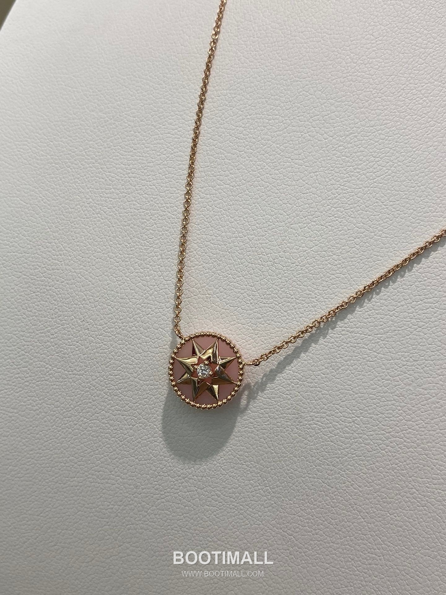 Piaget Eight Star Compass Necklace 18K Gold, Diamond, Pink Opal Pink 피아제 팔각별 나침반 목걸이 18K 골드, 다이아몬드, 핑크 오팔 핑크 10