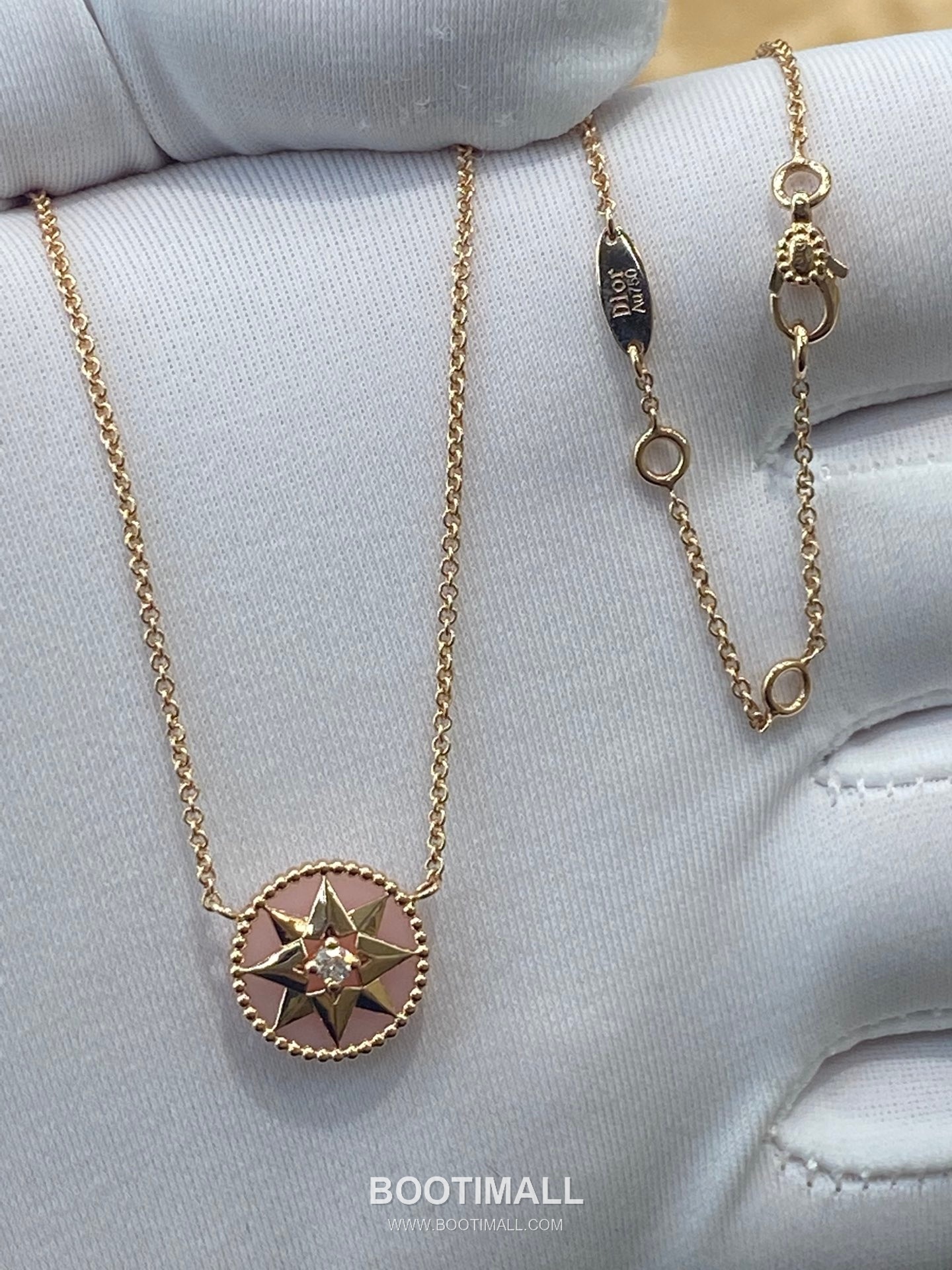 Piaget Eight Star Compass Necklace 18K Gold, Diamond, Pink Opal Pink 피아제 팔각별 나침반 목걸이 18K 골드, 다이아몬드, 핑크 오팔 핑크 14