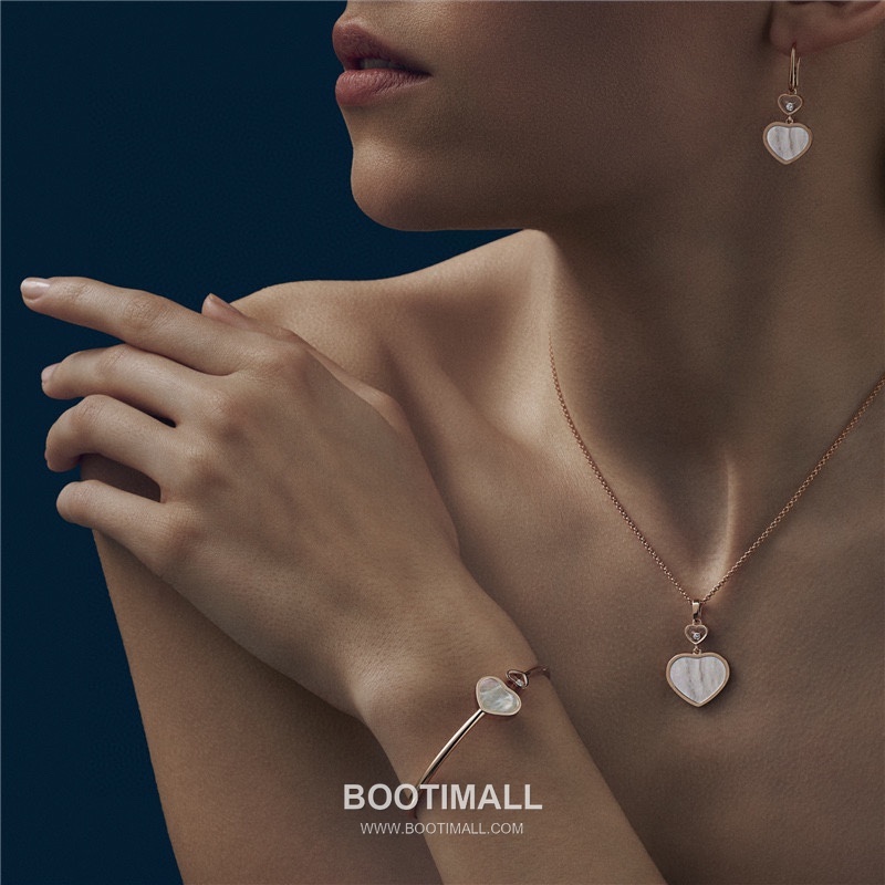 Heart Shape Bracelet 18K Gold, Diamond, Black Onyx Black 하트 쉐입 팔찌 18K 골드, 다이아몬드, 블랙 오닉스 블랙 29