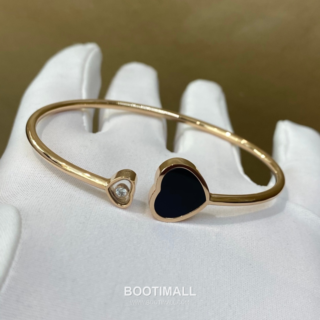 Heart Shape Bracelet 18K Gold, Diamond, Black Onyx Black 하트 쉐입 팔찌 18K 골드, 다이아몬드, 블랙 오닉스 블랙 35