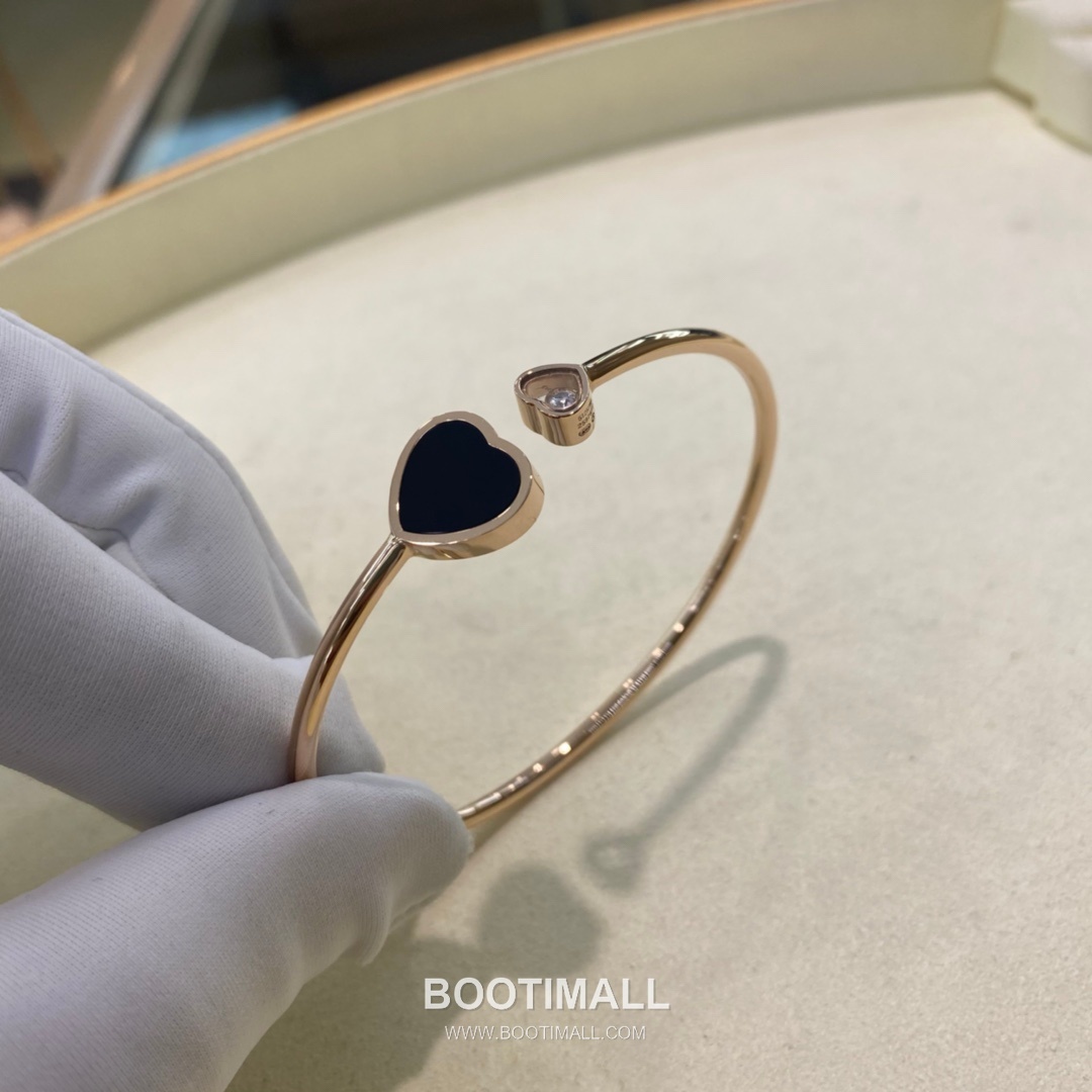 Heart Shape Bracelet 18K Gold, Diamond, Black Onyx Black 하트 쉐입 팔찌 18K 골드, 다이아몬드, 블랙 오닉스 블랙 36