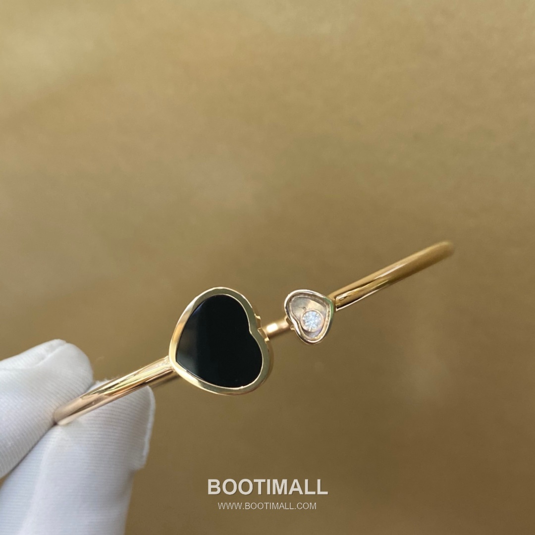 Heart Shape Bracelet 18K Gold, Diamond, Black Onyx Black 하트 쉐입 팔찌 18K 골드, 다이아몬드, 블랙 오닉스 블랙 37