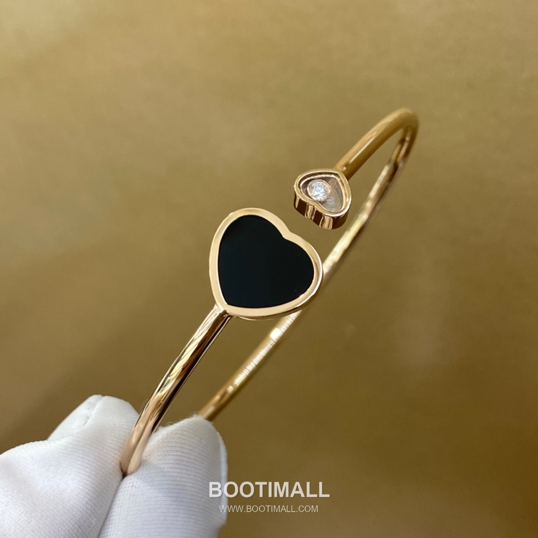 Heart Shape Bracelet 18K Gold, Diamond, Black Onyx Black 하트 쉐입 팔찌 18K 골드, 다이아몬드, 블랙 오닉스 블랙 38