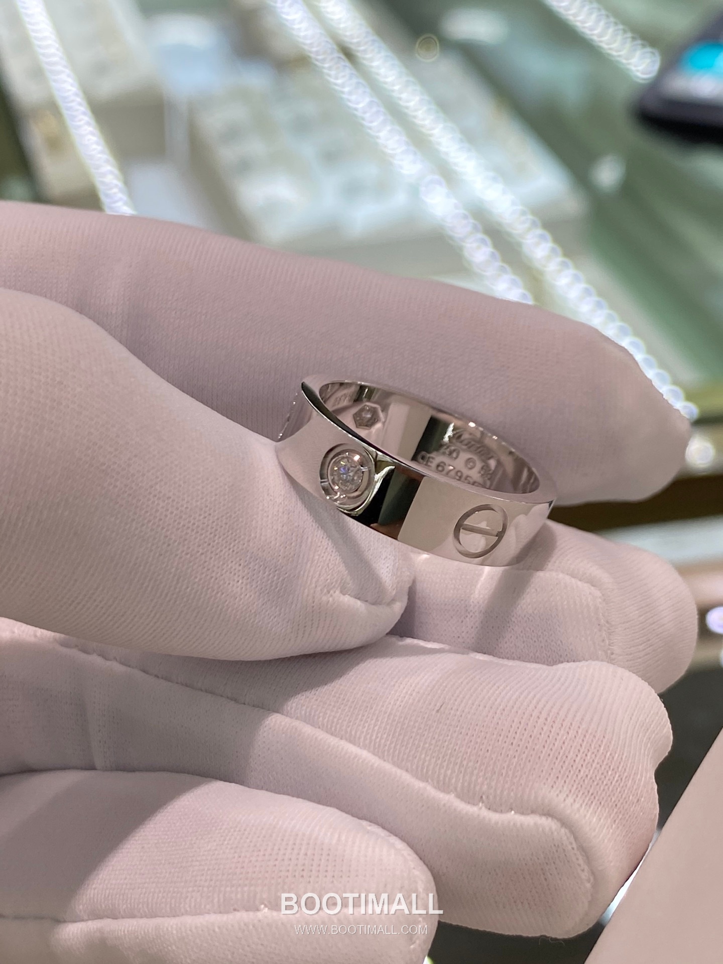 Wide Three-Diamond Ring 18K Gold with Diamonds Rose Gold 와이드 쓰리 다이아몬드 링 18K 골드 및 다이아몬드 로즈골드 6